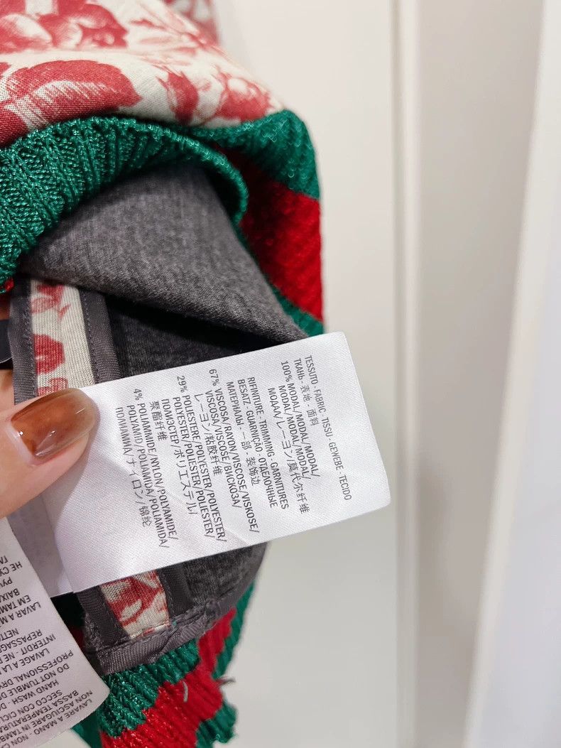 Gucci Gucci Sweatshirt with red and green floral pattern on the Size XS / US 0-2 / IT 36-38 - 8 Thumbnail