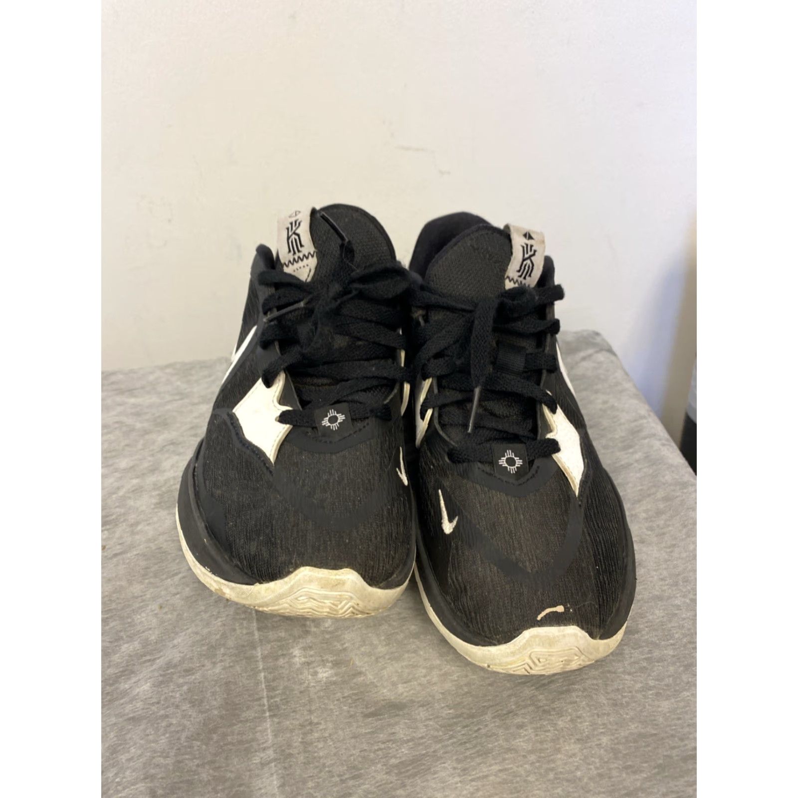 Nike Nike Kyrie Low 5 TB Basketball Sneakers Men’s 7.5 Black/White Nike Air Zoom Basketball Shoes Low Top Mens 7.5 Black White Size US 8 / EU 41 - 2 Thumbnail