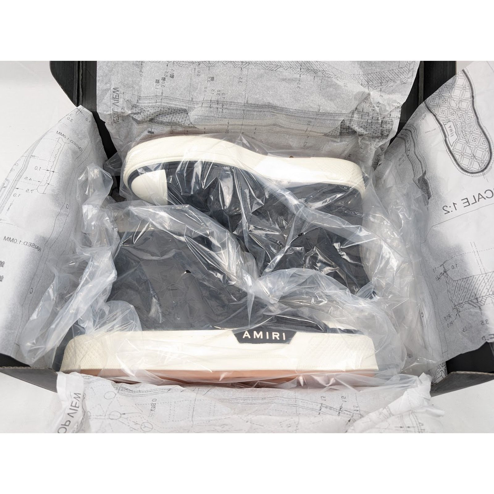 Amiri o1rshd1 Q:6 / Stars Court Hi-Top Sneakers in Black/White Size US 13 / EU 46 - 19 Thumbnail