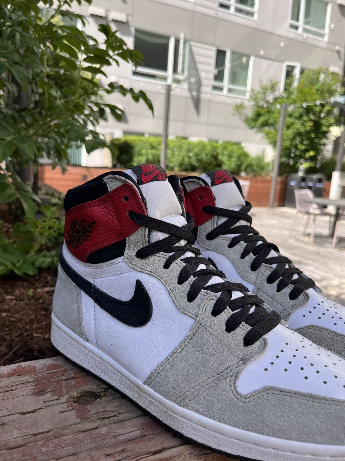 Jordan Brand × Nike Air Jordan 1 Retro High OG "Light Smoke Grey" Size US 9.5 / EU 42-43 - 6 Thumbnail