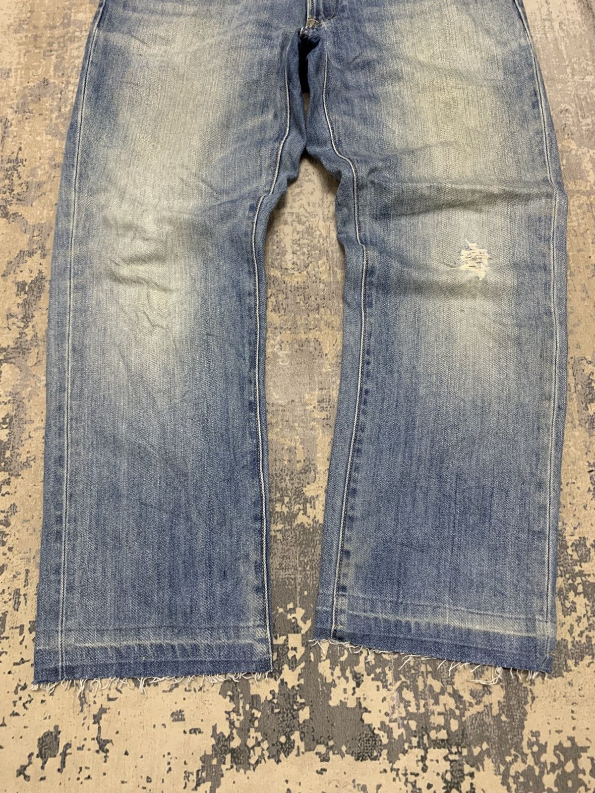 Uniqlo Vintage Uniqlo Faded Blue Washed Denim Size US 37 - 3 Thumbnail
