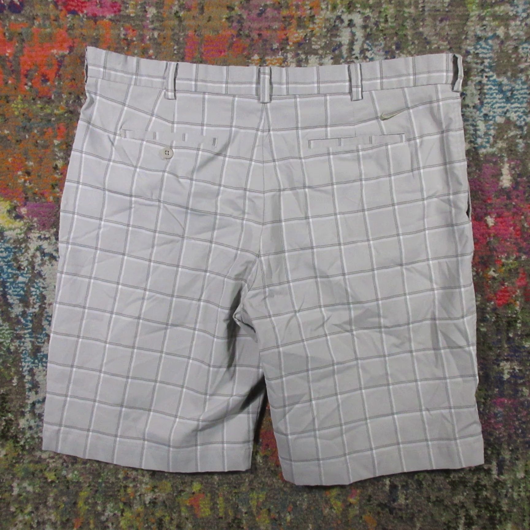 Nike Nike Golf Shorts Mens 40 Gray Plaid Performance Stretch Bermuda Long Inseam 13in Regular Rise Zip Pocket Chino Sports Size US 40 / EU 56 - 2 Thumbnail