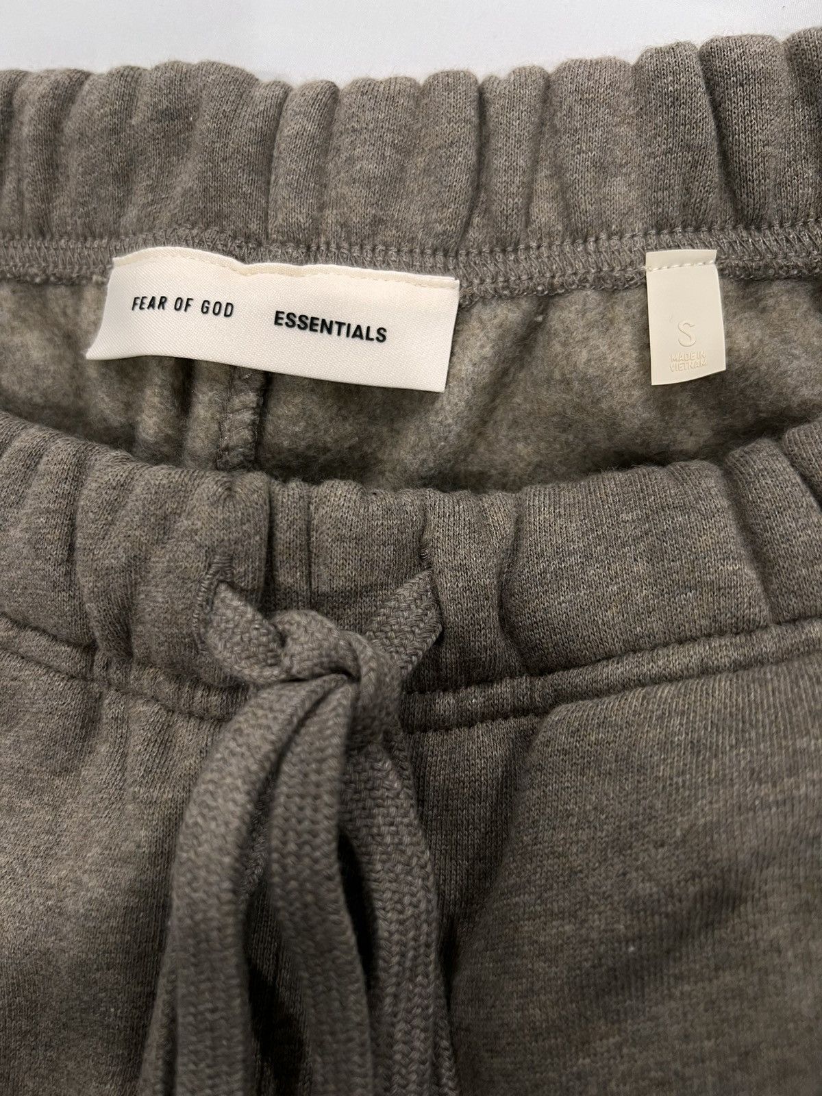 Fear of God Fear of god essentials classic sweatpants size Small Size US 30 / EU 46 - 3 Thumbnail