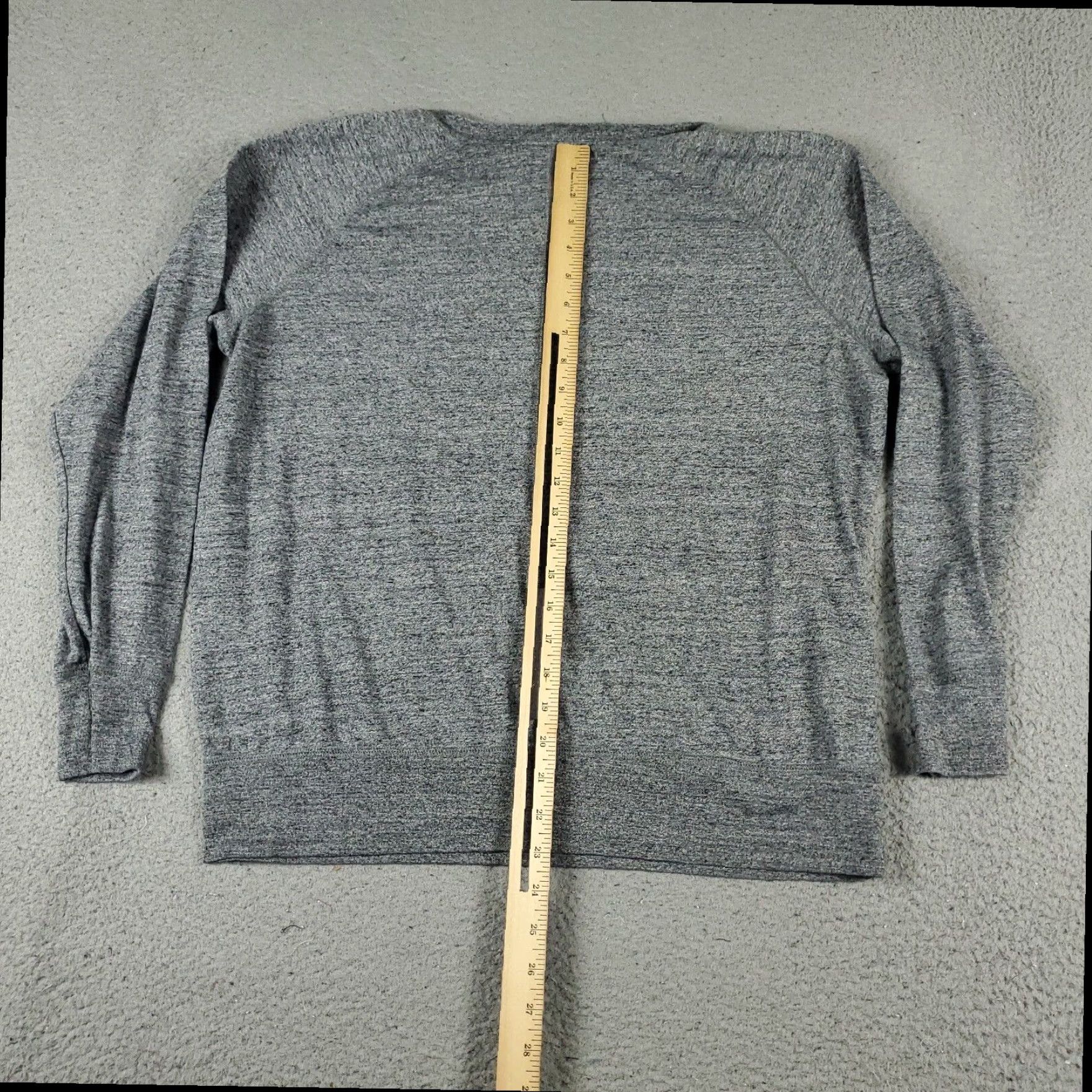 Nike Nike Sweatshirt Womens XL Gray Pullover Sweater Swoosh Logo Size XL / US 12-14 / IT 48-50 - 5 Thumbnail
