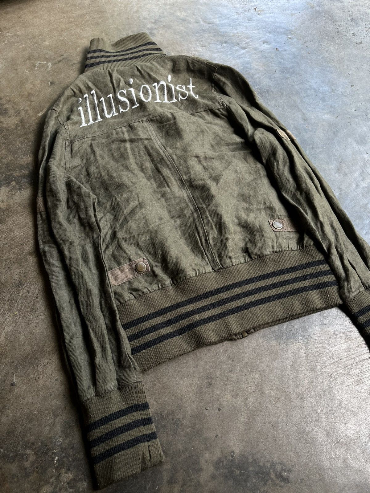 Isamu Katayama Backlash JAPANESE 2000’s LAZY DAISY TRACK JACKET MILITARY Size US S / EU 44-46 / 1 - 4 Thumbnail