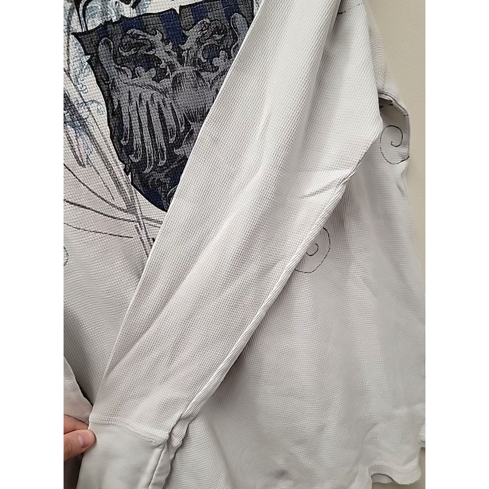 Affliction VINTAGE Affliction Shirt Mens L Thermal Knit Graphic Print Crew Neck White 20.5 Chest 30.5 Length Grunge Gothic Size US L / EU 52-54 / 3 - 7 Thumbnail