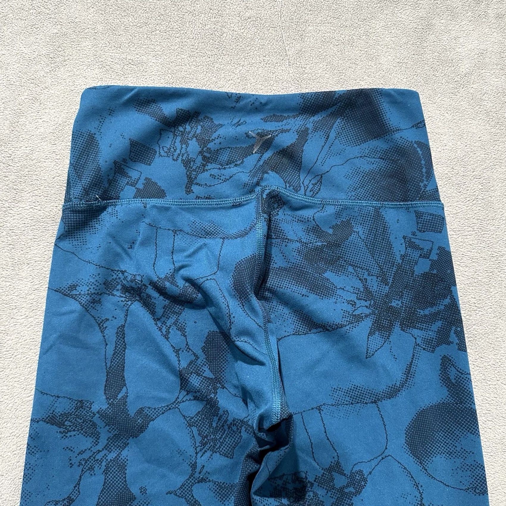 Old Navy Old Navy Active Go Dry Leggings Womens M Blue Floral AOP Print Stretch Yoga Size 32" / US 10 / IT 46 - 4 Thumbnail