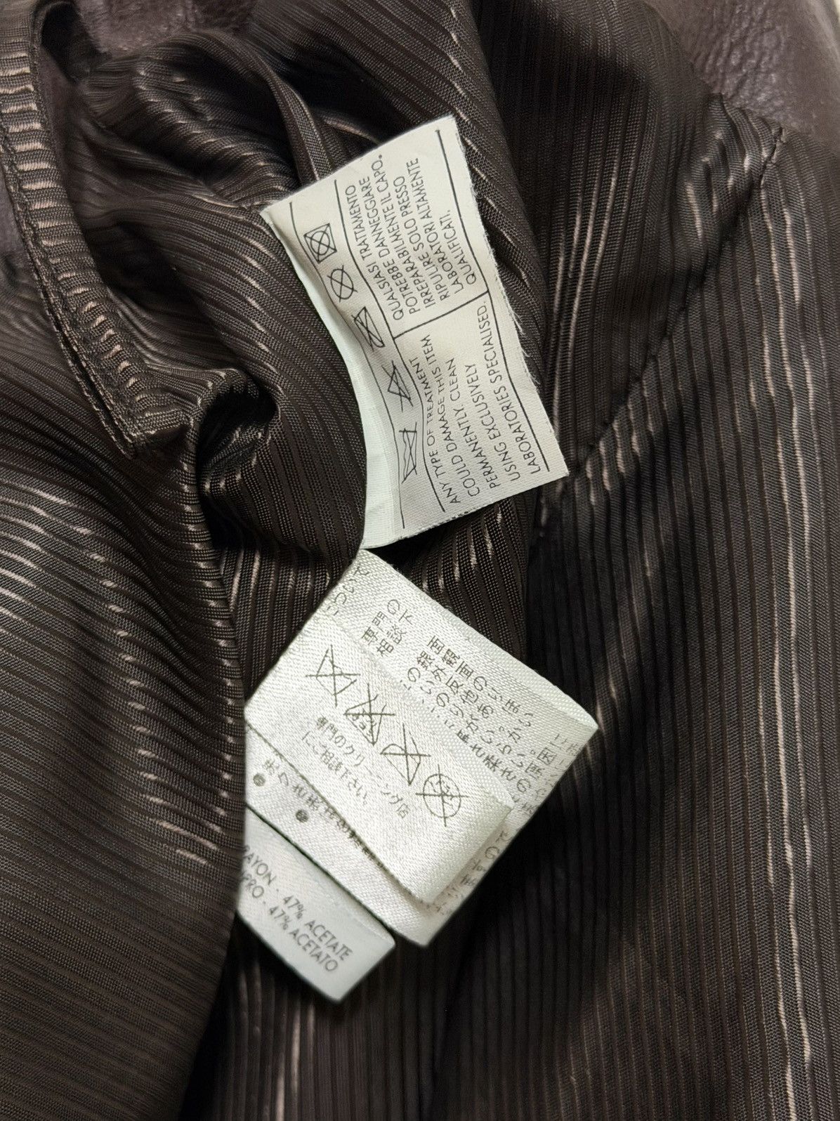 Salvatore Ferragamo SALVATORE FERRAGAMO F/W 2004 Cowhide Leather Midi Skirt Size 26" / US 2 / IT 38 - 10 Thumbnail