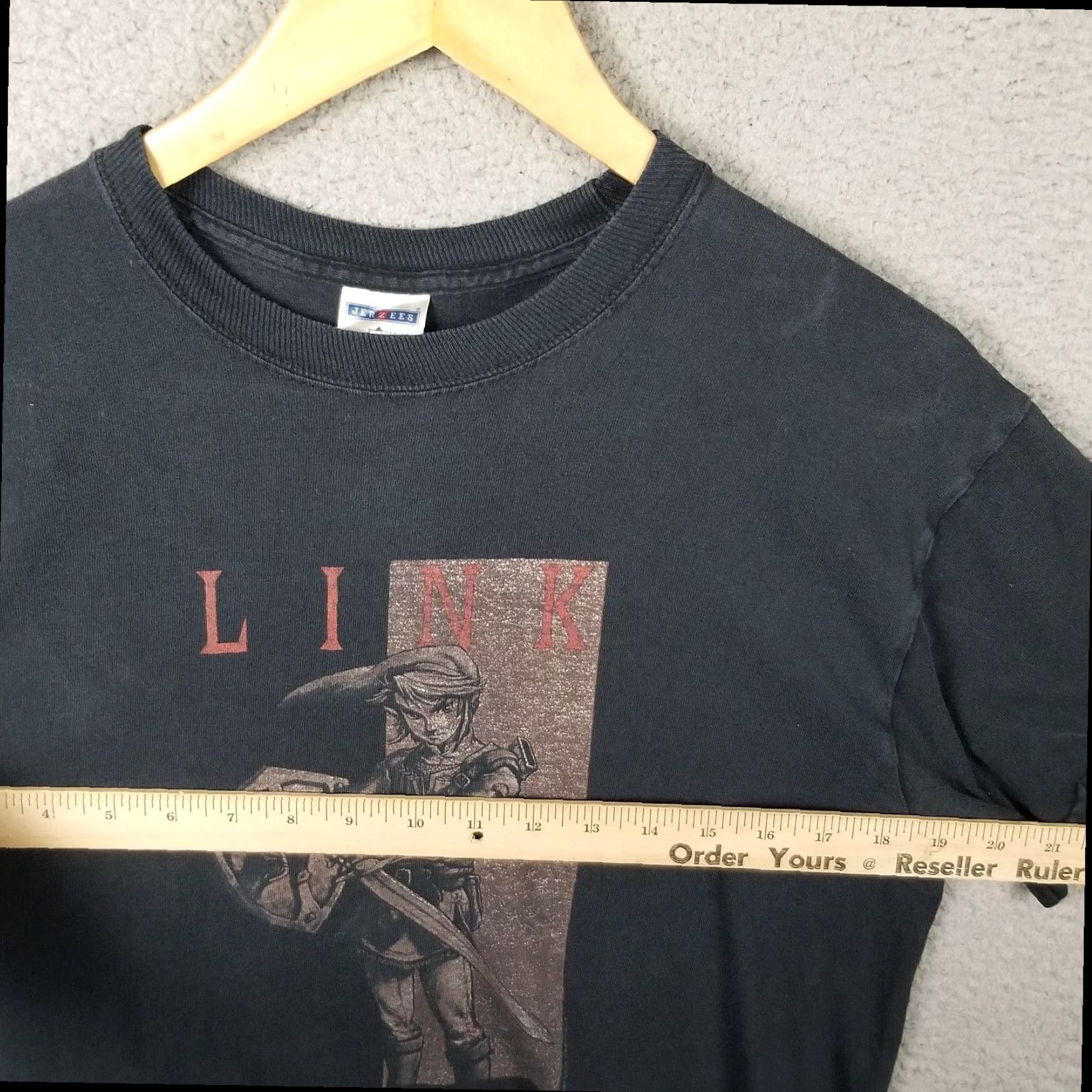 Jerzees Legend Of Zelda Mens Medium Link Shirt Size US M / EU 48-50 / 2 - 5 Thumbnail