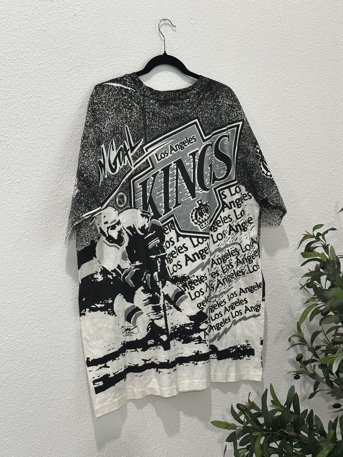 NHL Deadstock Vintage 90s LA Kings AOP Magic Johnson T’s AMW XXL Size US XXL / EU 58 / 5 - 6 Thumbnail