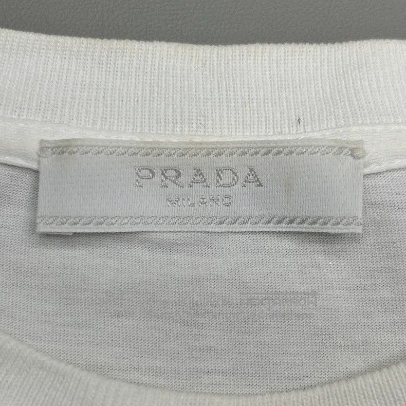Prada Prada White cloth triangle label short sleeves Size US M / EU 48-50 / 2 - 5 Thumbnail