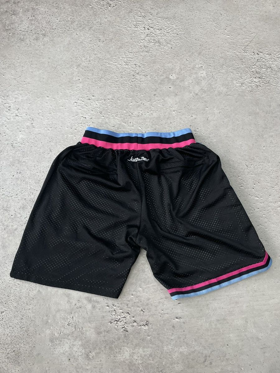 NBA Rare just don Miami heat nba short hype y2k Size US 30 / EU 46 - 6 Thumbnail