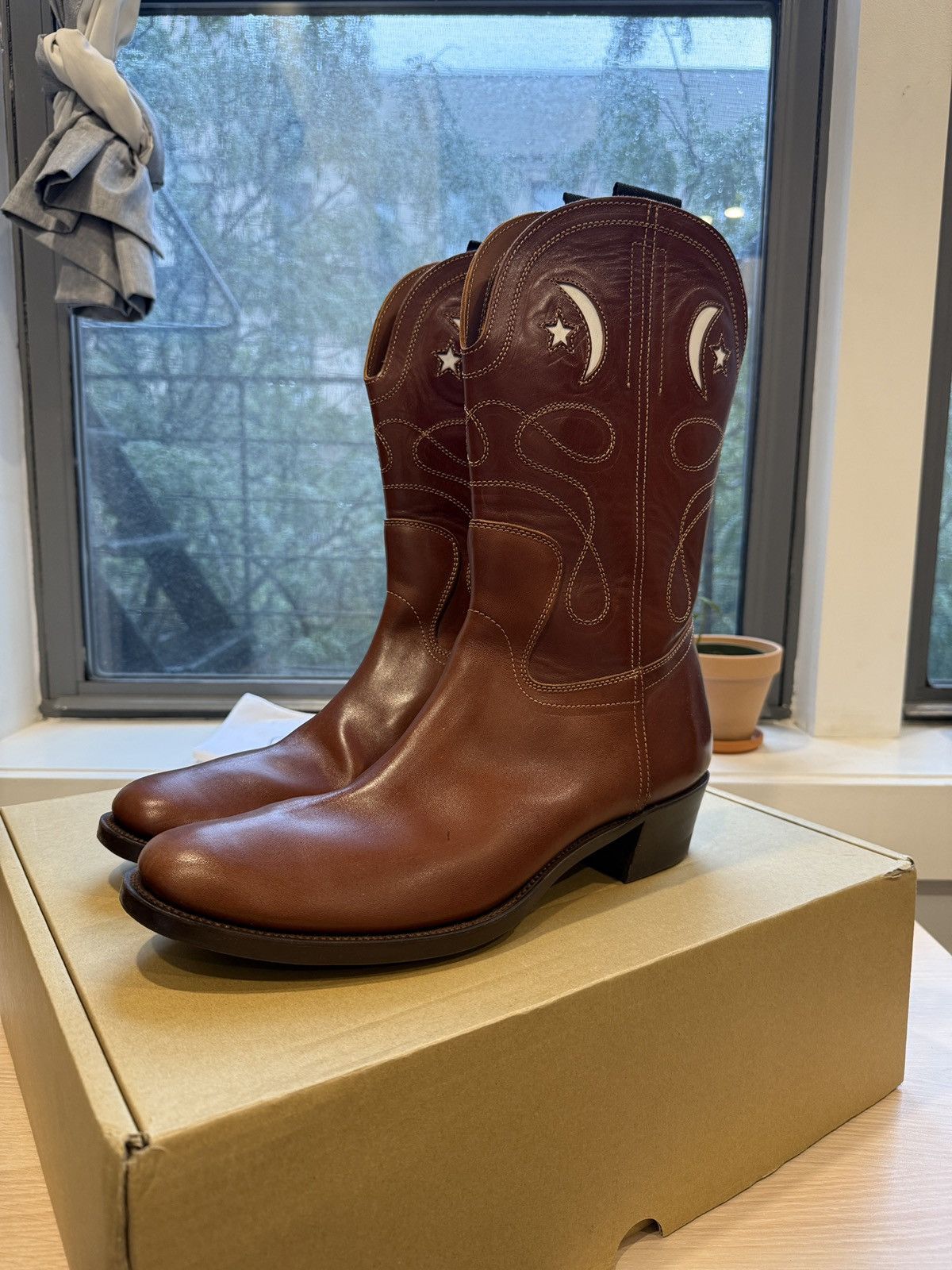 Clinch Boots Clinch Boots Horned Moon Boots | Grailed