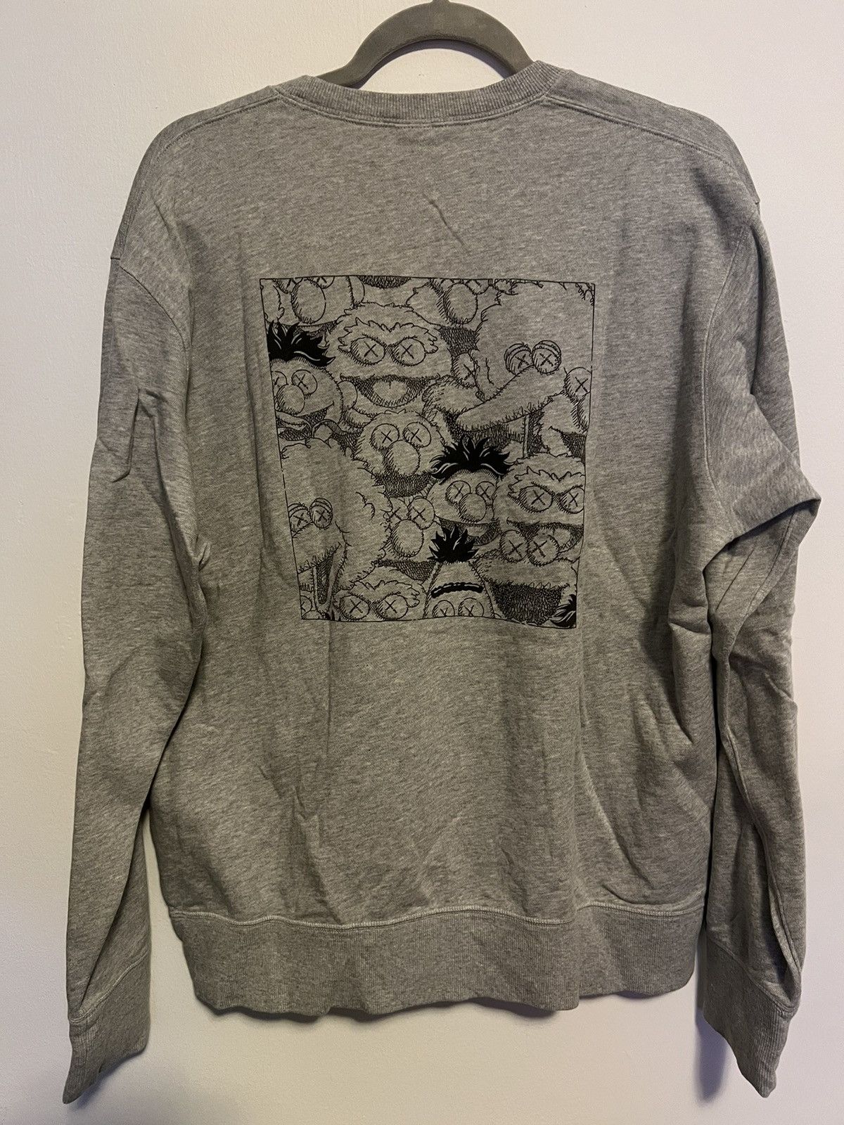 Kaws × Uniqlo KAWS x Uniqlo x Sesame Street XX Sweatshirt FW18 Size US L / EU 52-54 / 3 - 2 Thumbnail
