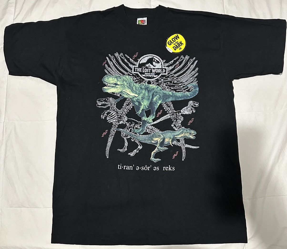 image of Movie x Tee Vintage 90's Jurassic Park The Lost World T-Shirt in Black, Men's (Size XL)