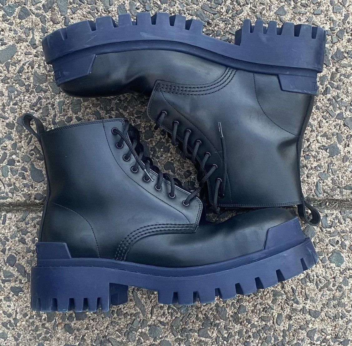 Balenciaga Balenciaga Strike Boots Size US 9 / EU 42 - 2 Thumbnail