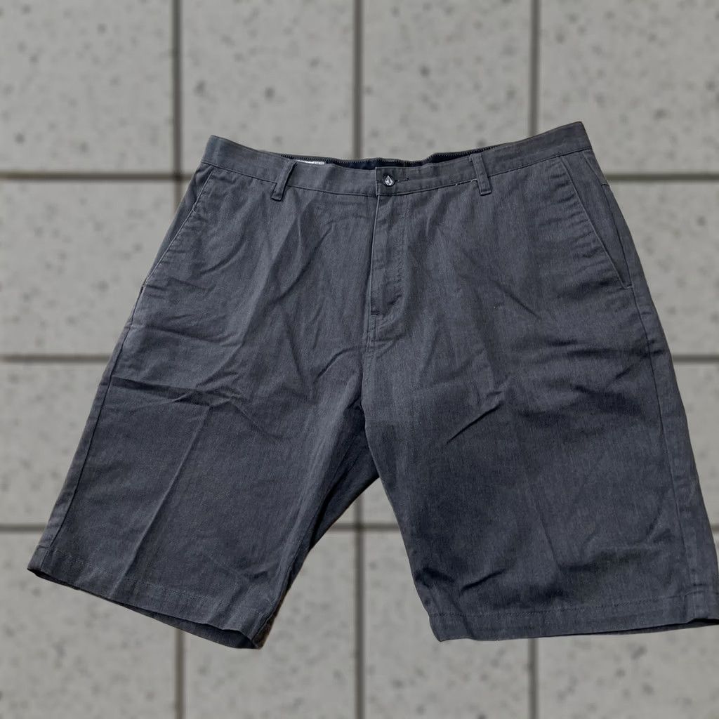 Volcom Volcom Shorts Men 38 Y2K Streetwear Gray Preppy Skate Chino Beach Surf 38x10 Size US 38 / EU 54 - 1 Thumbnail