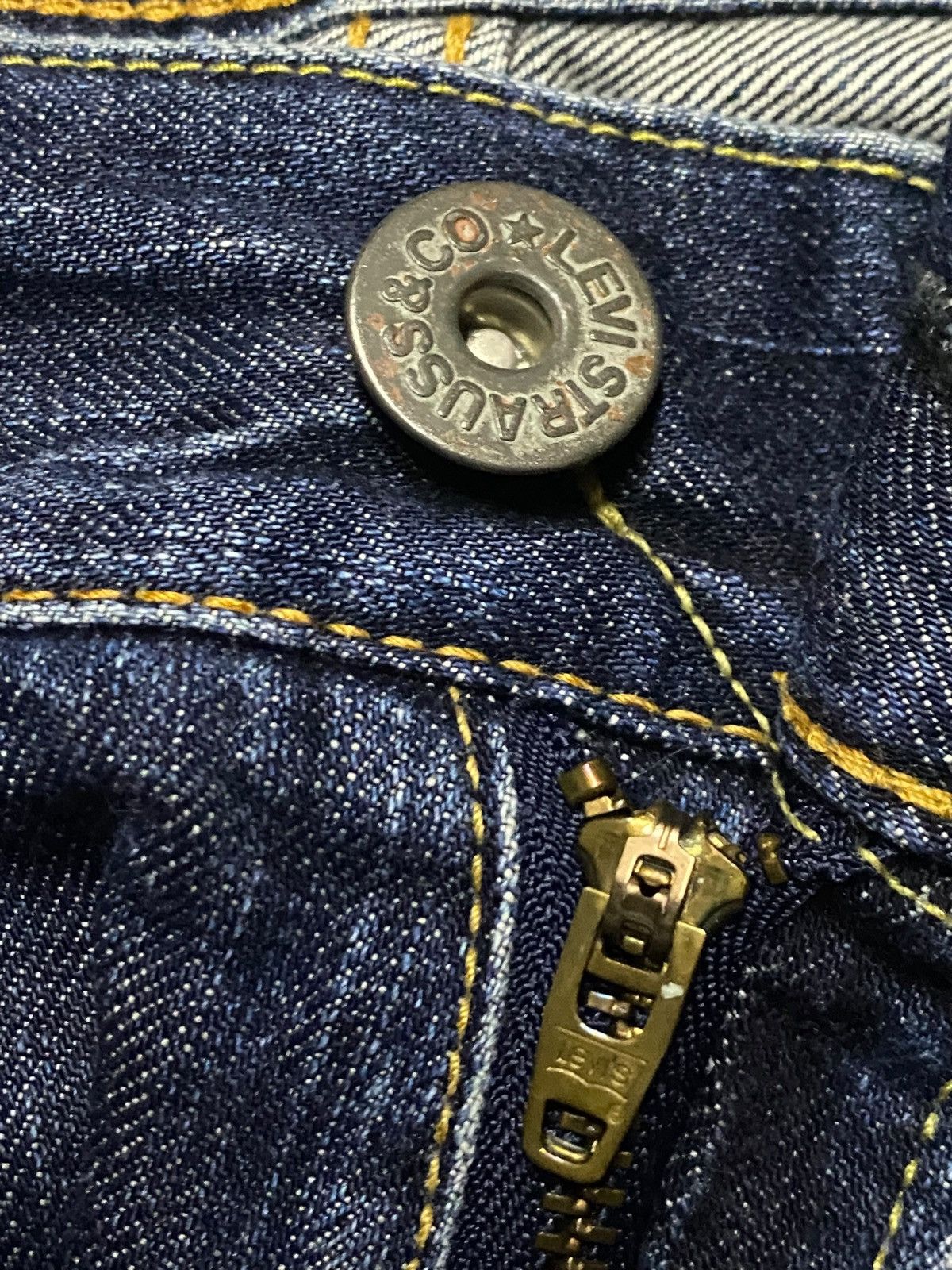 Levi's Vintage Levis Faded Wash Distressed Staright Jeans Size US 31 - 11 Thumbnail