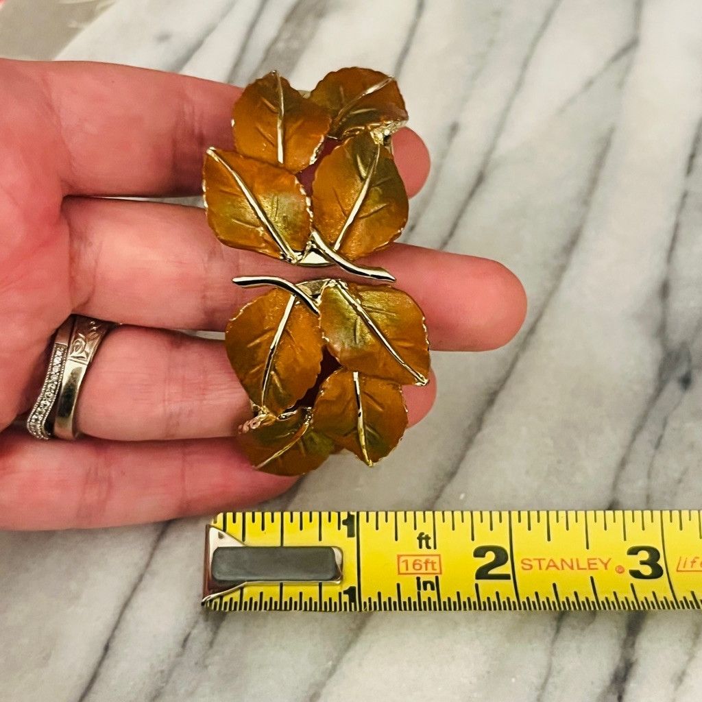 Vintage Vintage Leaf Motif Clamper Bracelet Gold Toned Metal Size ONE SIZE - 6 Thumbnail