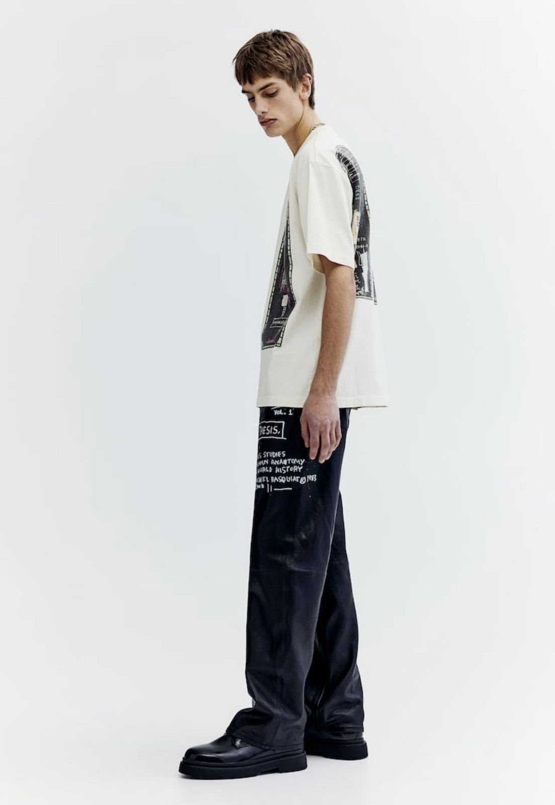 H&M × Jean-Michel Basquiat × Who Decides War WHO DECIDES WAR x BASQUIAT x H&M RELAXED FIT COTTON T-SHIRT Size US XXL / EU 58 / 5 - 7 Thumbnail
