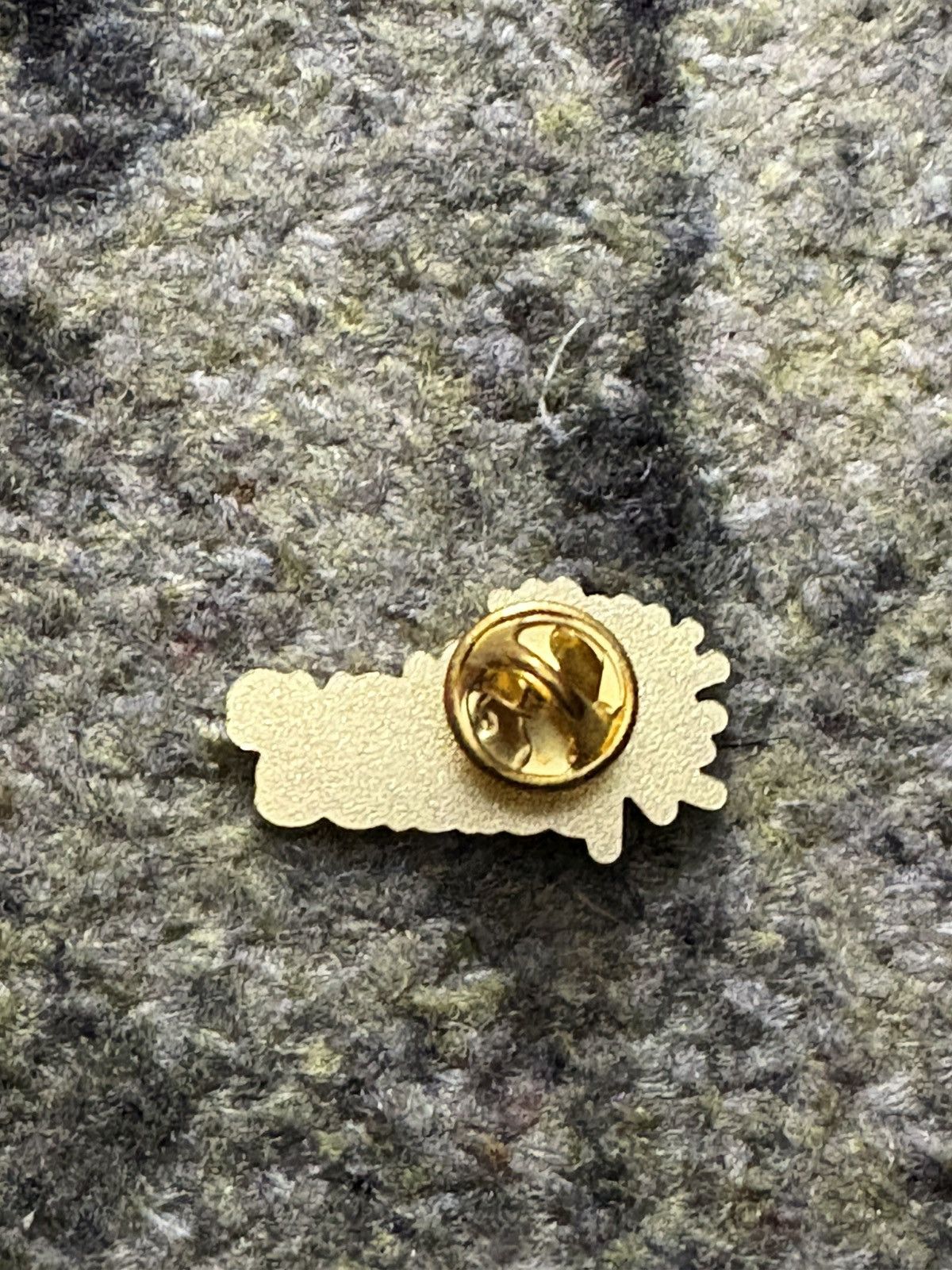 Palace Palace Love Palace Pin Size ONE SIZE - 3 Thumbnail