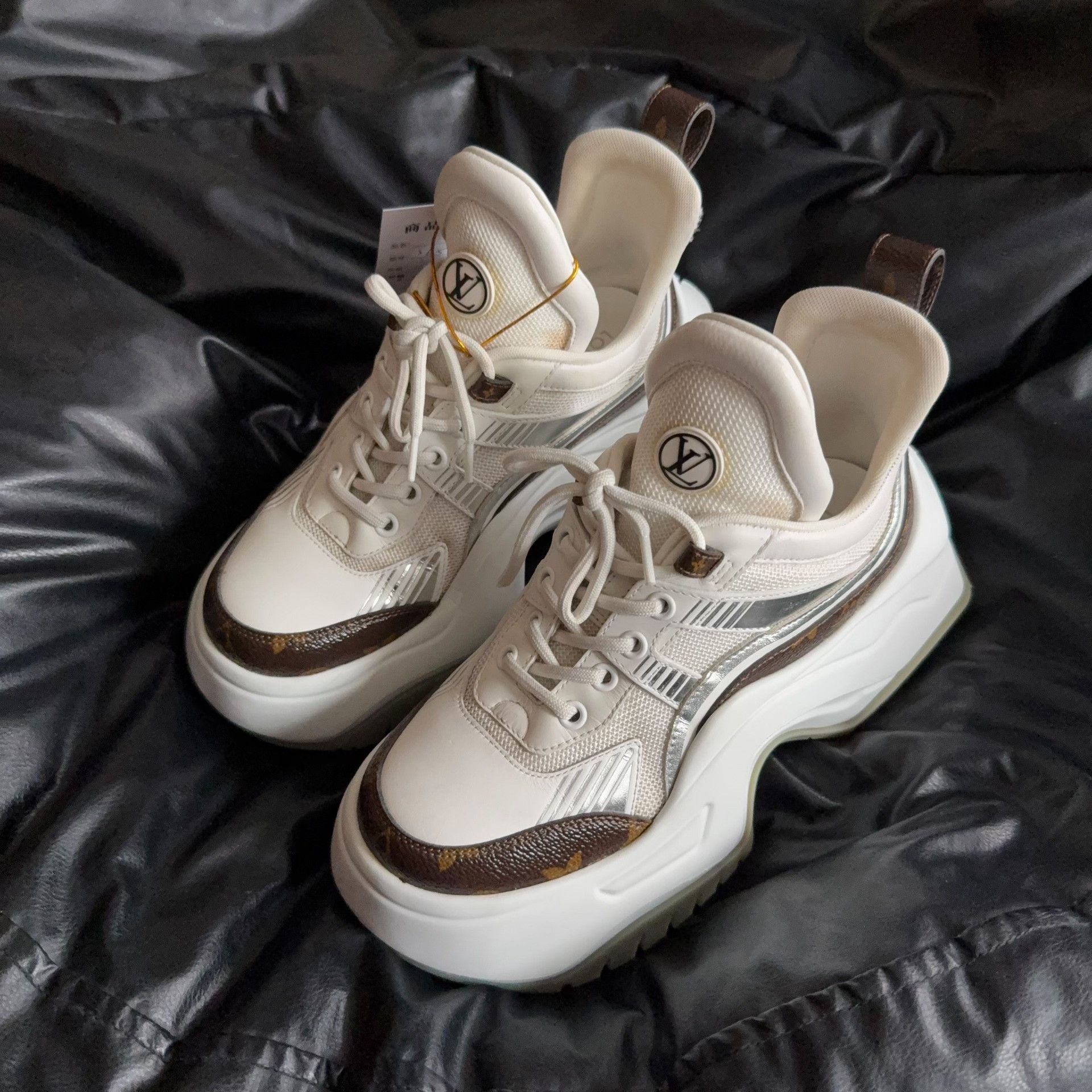 Louis Vuitton Louis Vuitton Brown Hitop Sneakers 36.5 Women Size US 6 / IT 36 - 1 Thumbnail