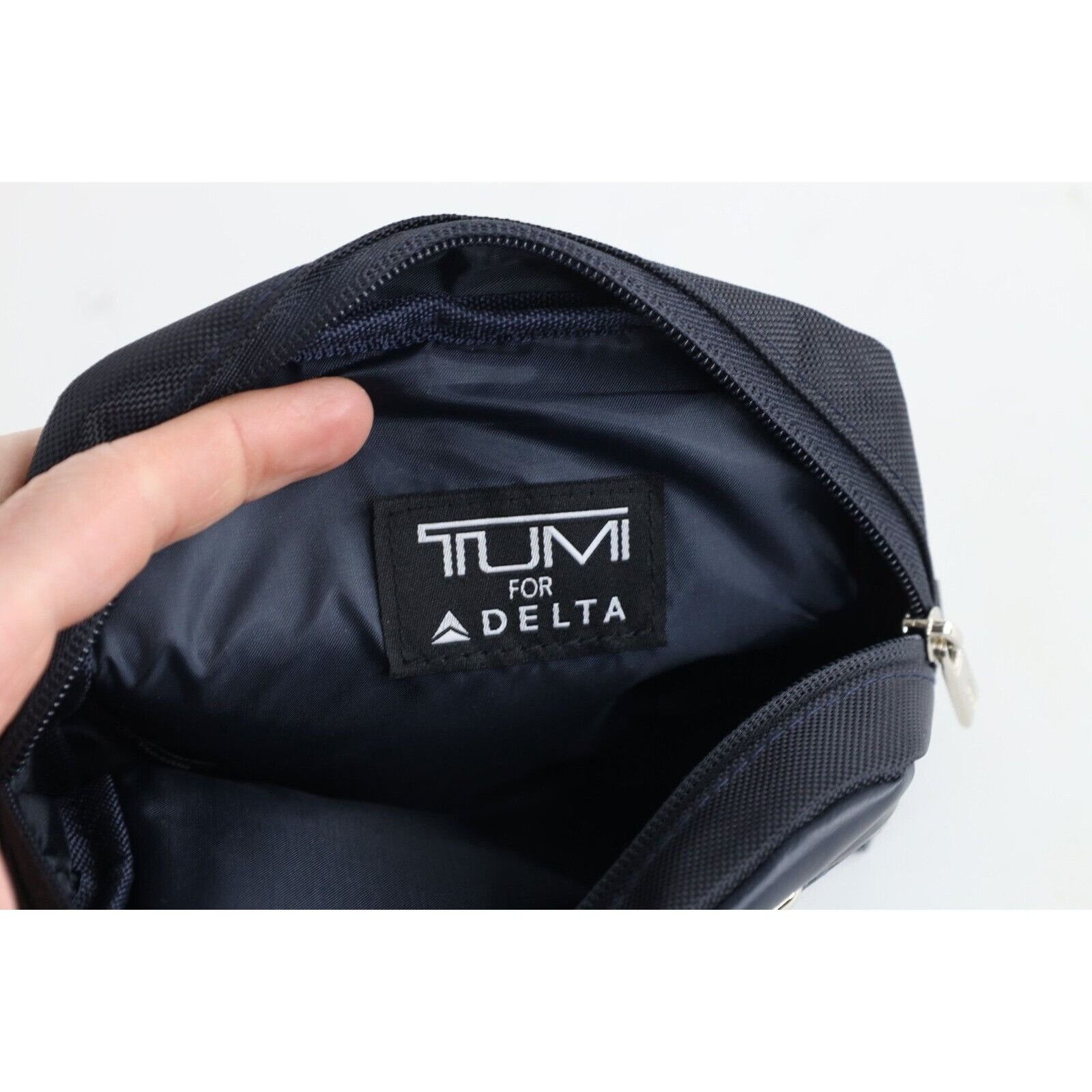 Tumi Tumi for Delta Leather Trim Small Zippered Travel Bag Size ONE SIZE - 6 Thumbnail