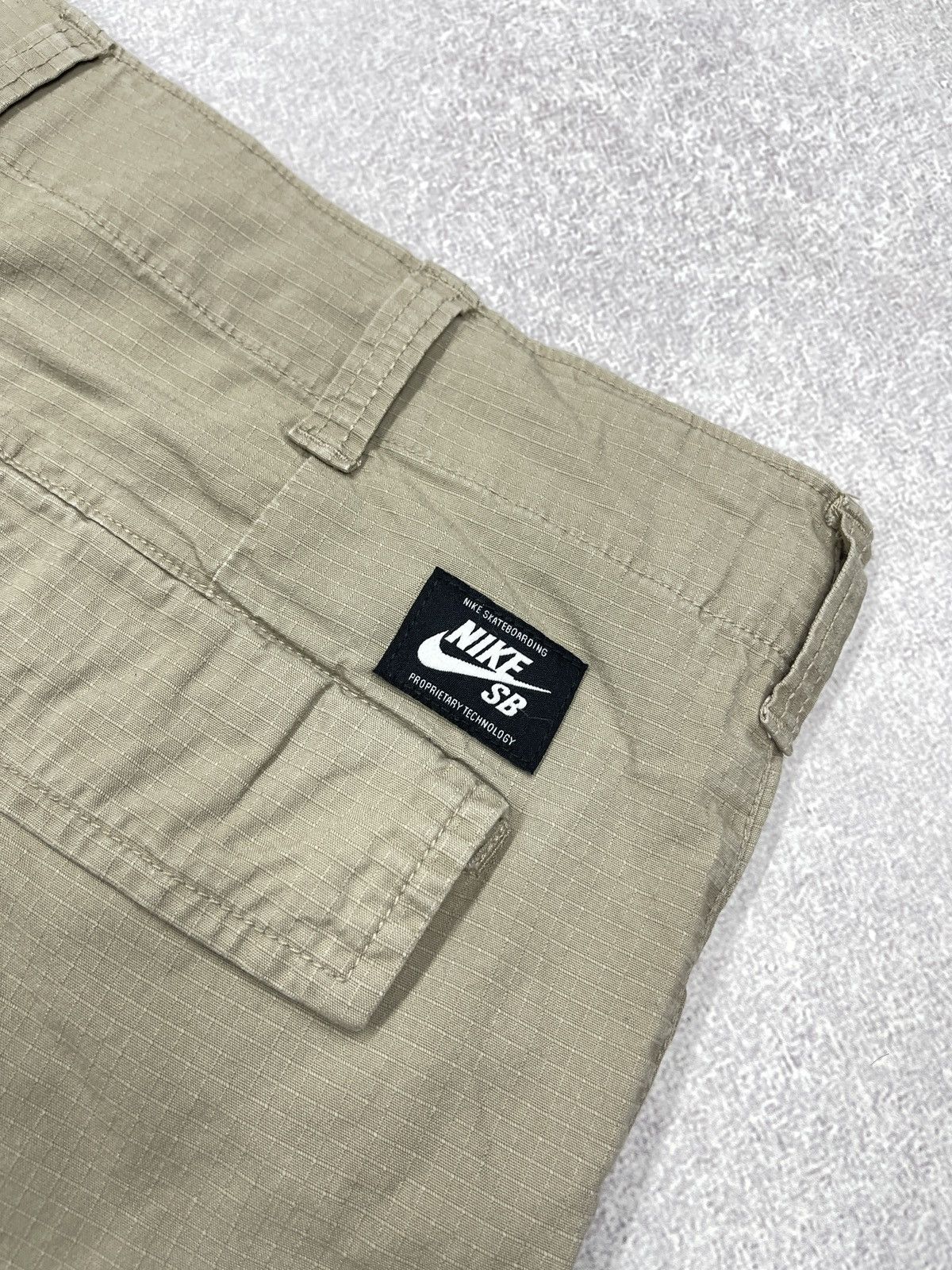 Nike Mens Nike SB Hawthorne Cargo Shorts Beige Drill Y2K TECH ACG Size US 32 / EU 48 - 5 Thumbnail