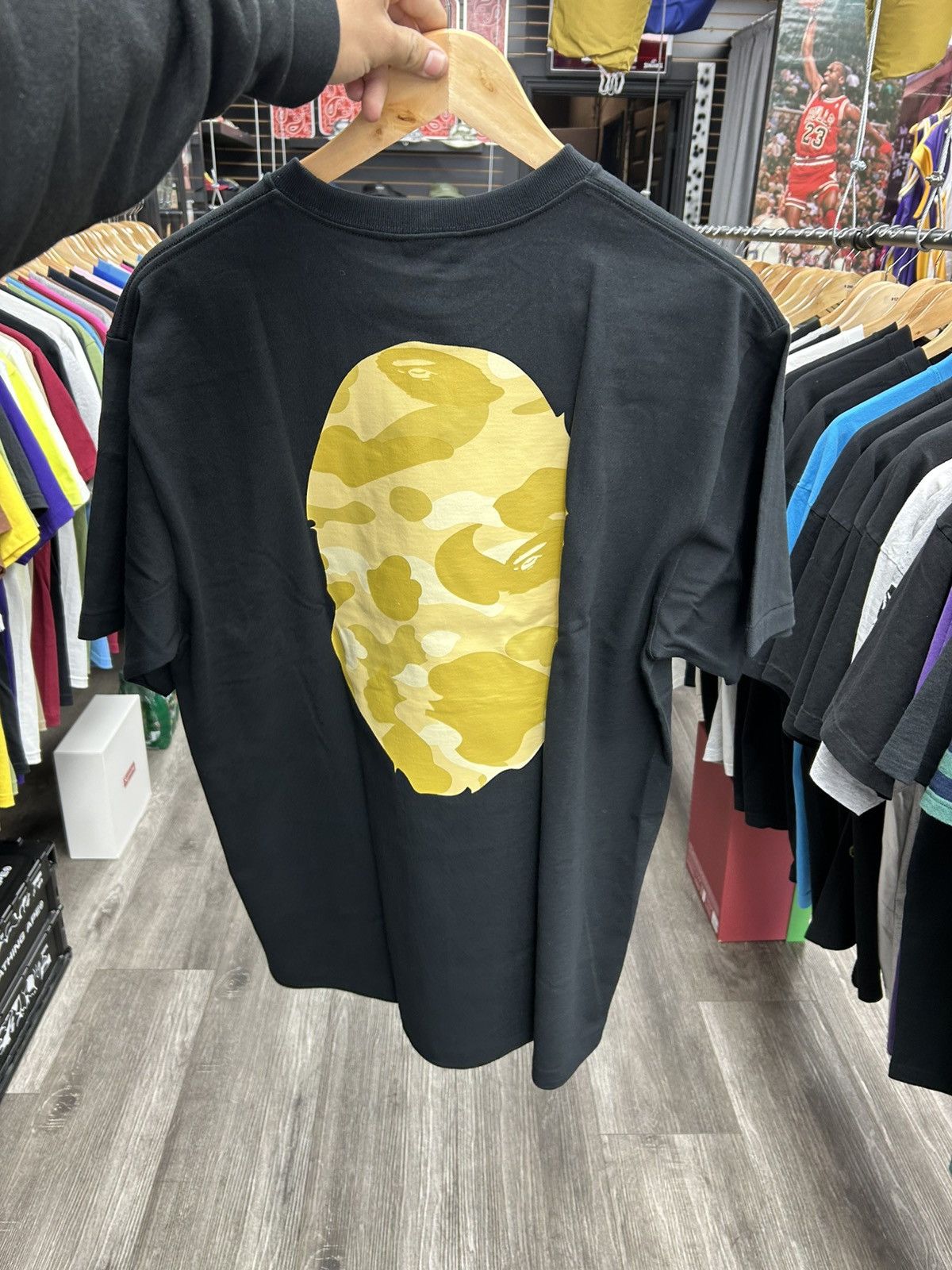 Bape A Bathing Ape T-shirt Size US XL / EU 56 / 4 - 2 Thumbnail