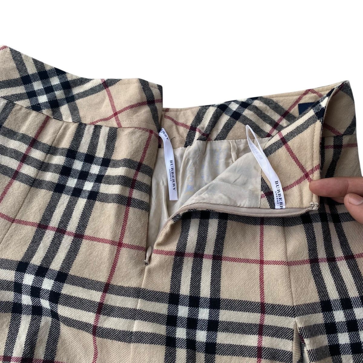 Burberry ‼️LAST DROP‼️Burberry London Iconic Nova check Pleated Skirt Size 26" / US 2 / IT 38 - 12 Thumbnail