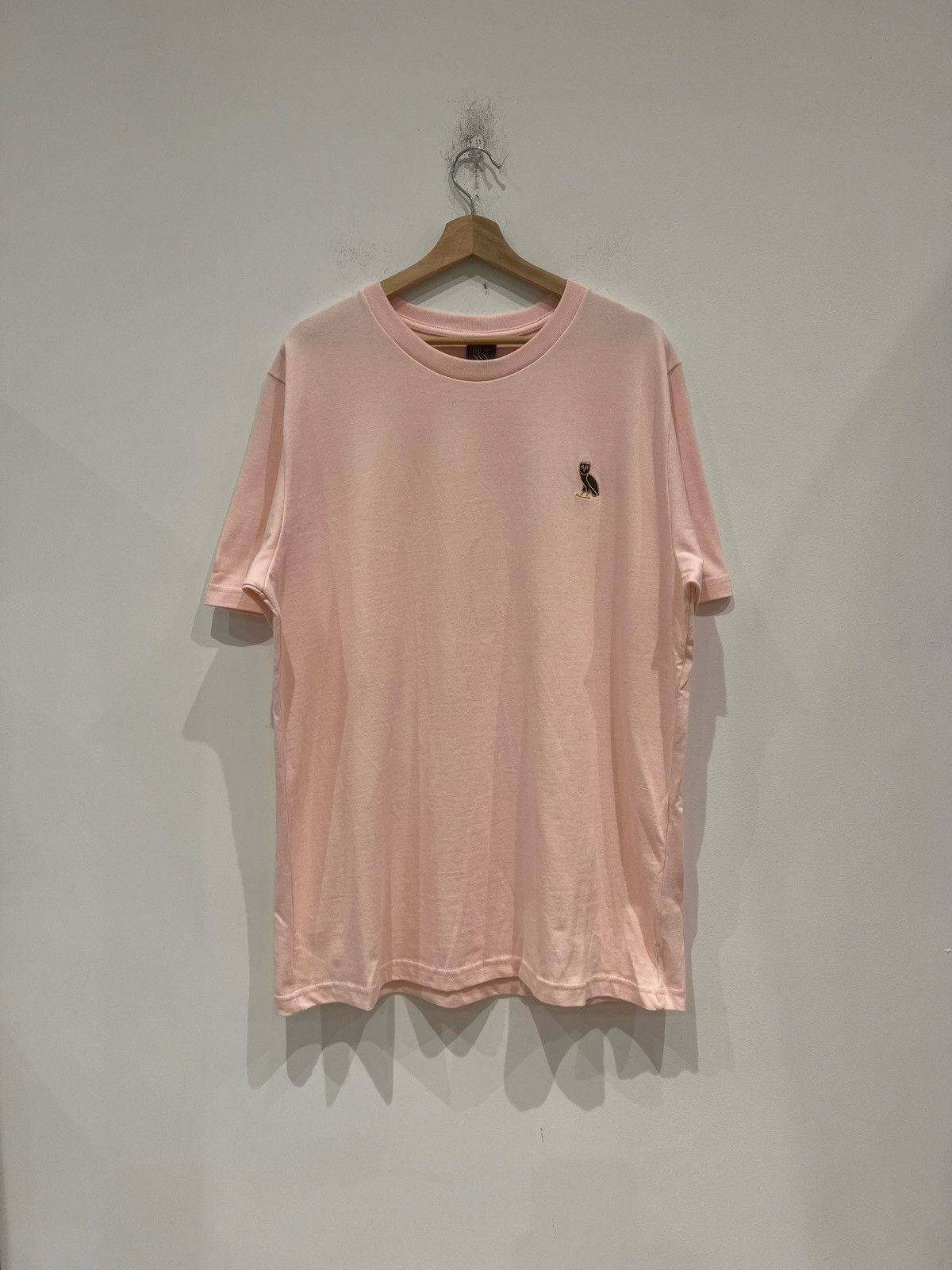 October's Very Own OVO Small OG Owl Pink Tee Size: XL Size US XL / EU 56 / 4 - 1 Thumbnail