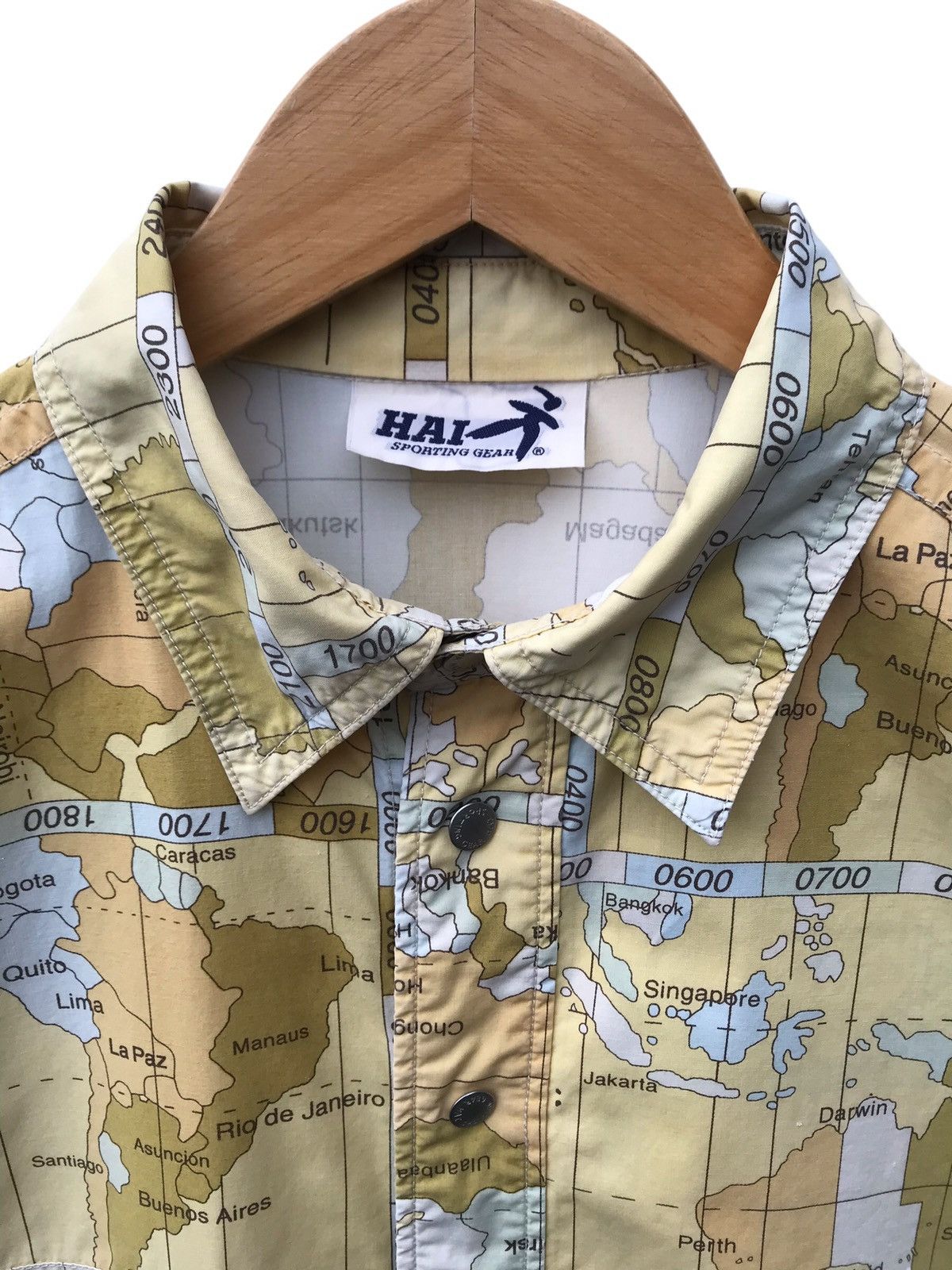 Hai Sporting Gear Rare Hai Sporting Gear World Map Overprinted Button Shirt Size US XL / EU 56 / 4 - 2 Thumbnail
