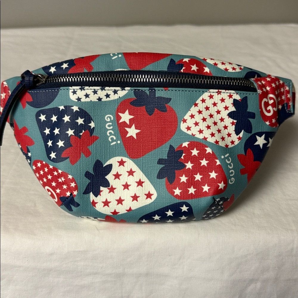 Gucci Gucci Children’s Strawberry Print Waist Bag Blue PVC Italy Size ONE SIZE - 3 Thumbnail