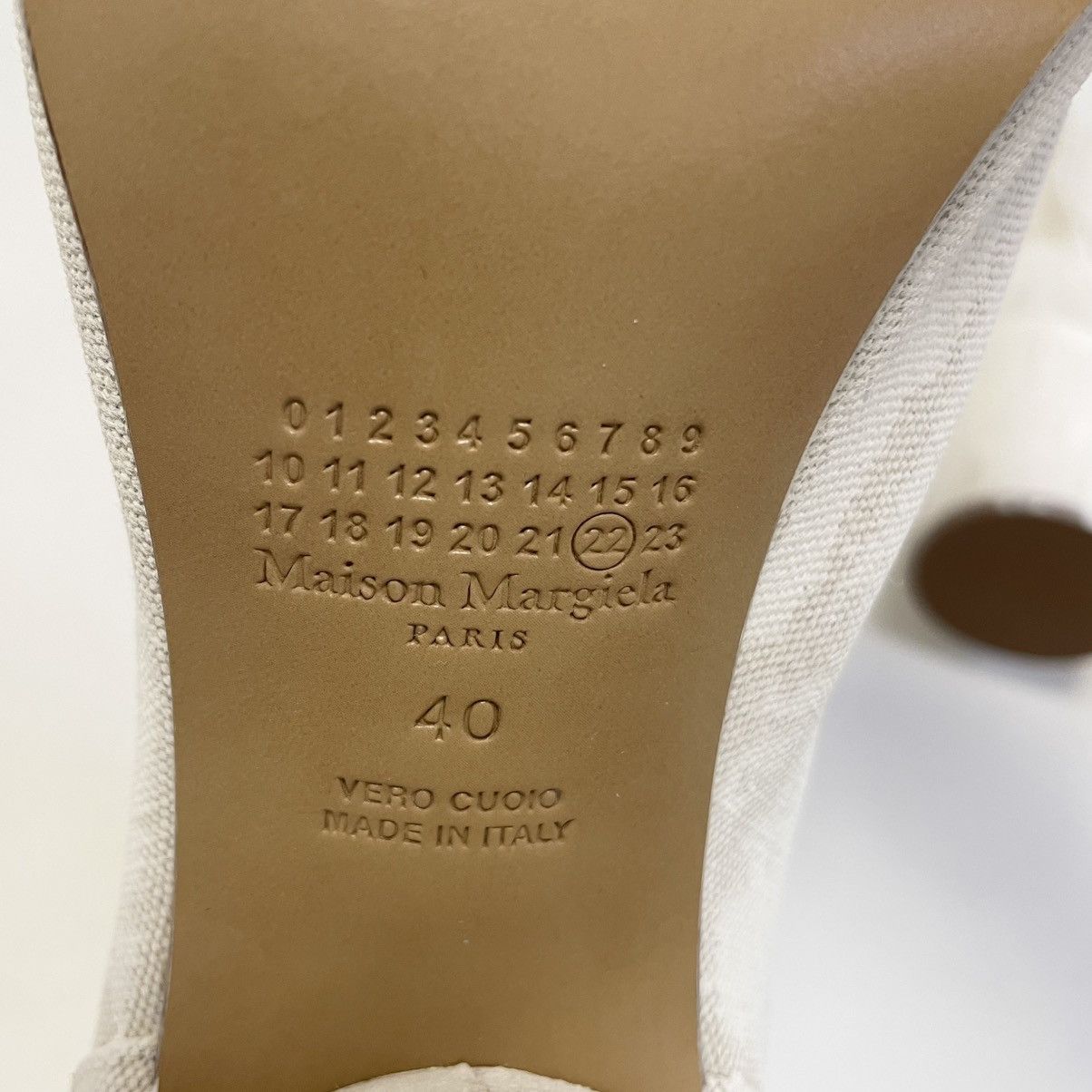 Maison Margiela White Painted Canvas Tabi Boots Size US 10 / IT 40 - 23 Thumbnail