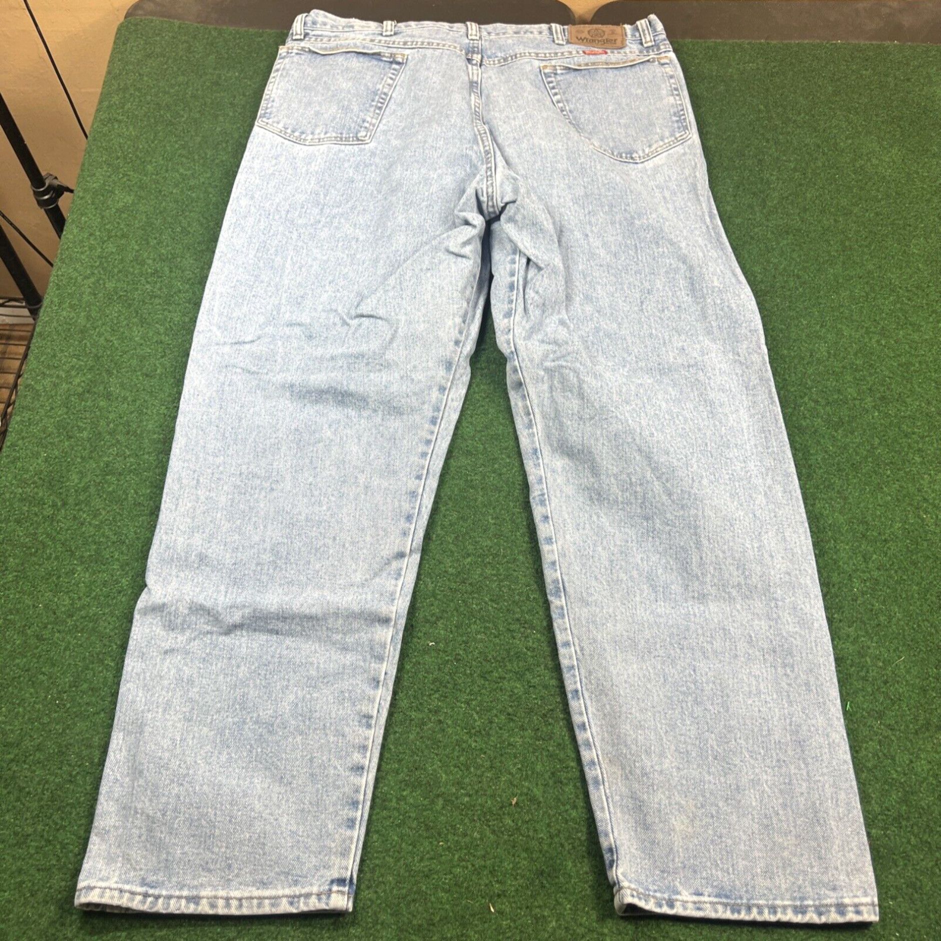 Wrangler Wrangler Mens Jeans 40X32 Blue Premium Quality Straight Relaxed Fit Size US 40 / EU 56 - 1 Thumbnail