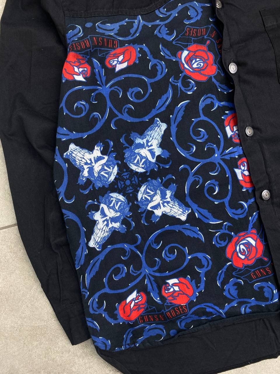 Band Tees Vintage Guns n' Roses Stratocaster Printing Buttons Shirt Size US XL / EU 56 / 4 - 6 Thumbnail