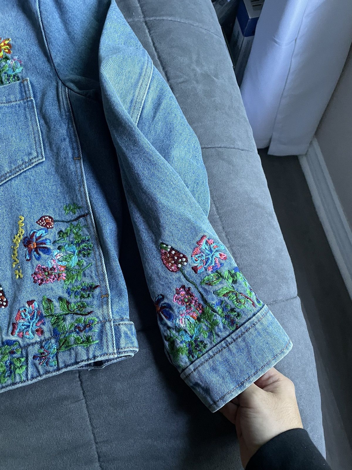 Louis Vuitton Louis Vuitton Floral Embroidered Denim Jacket Size US M / EU 48-50 / 2 - 6 Thumbnail