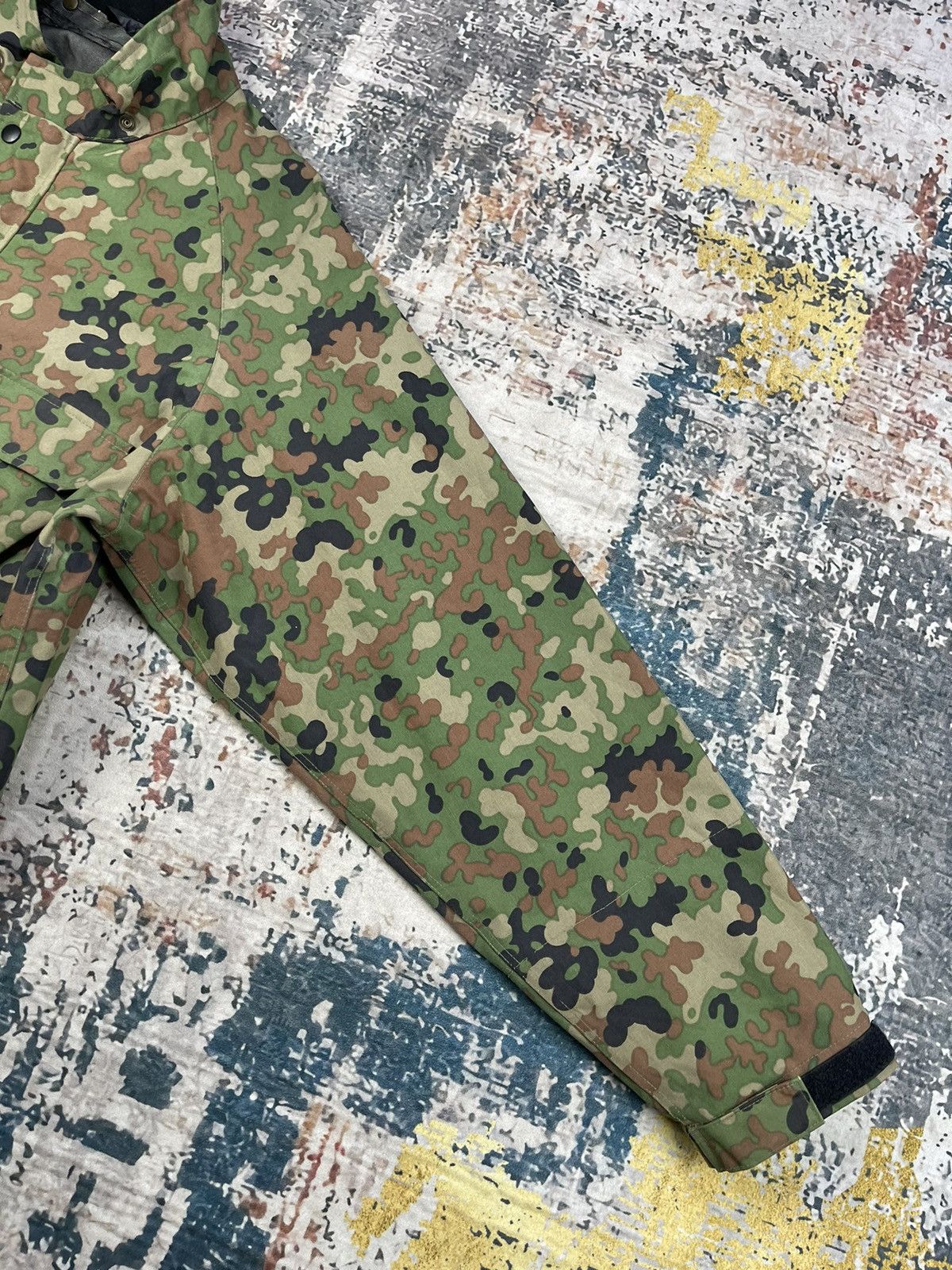 Goretex Vintage JGSDF Japan Army Camouflage Goretex Jackets Size US L / EU 52-54 / 3 - 5 Thumbnail