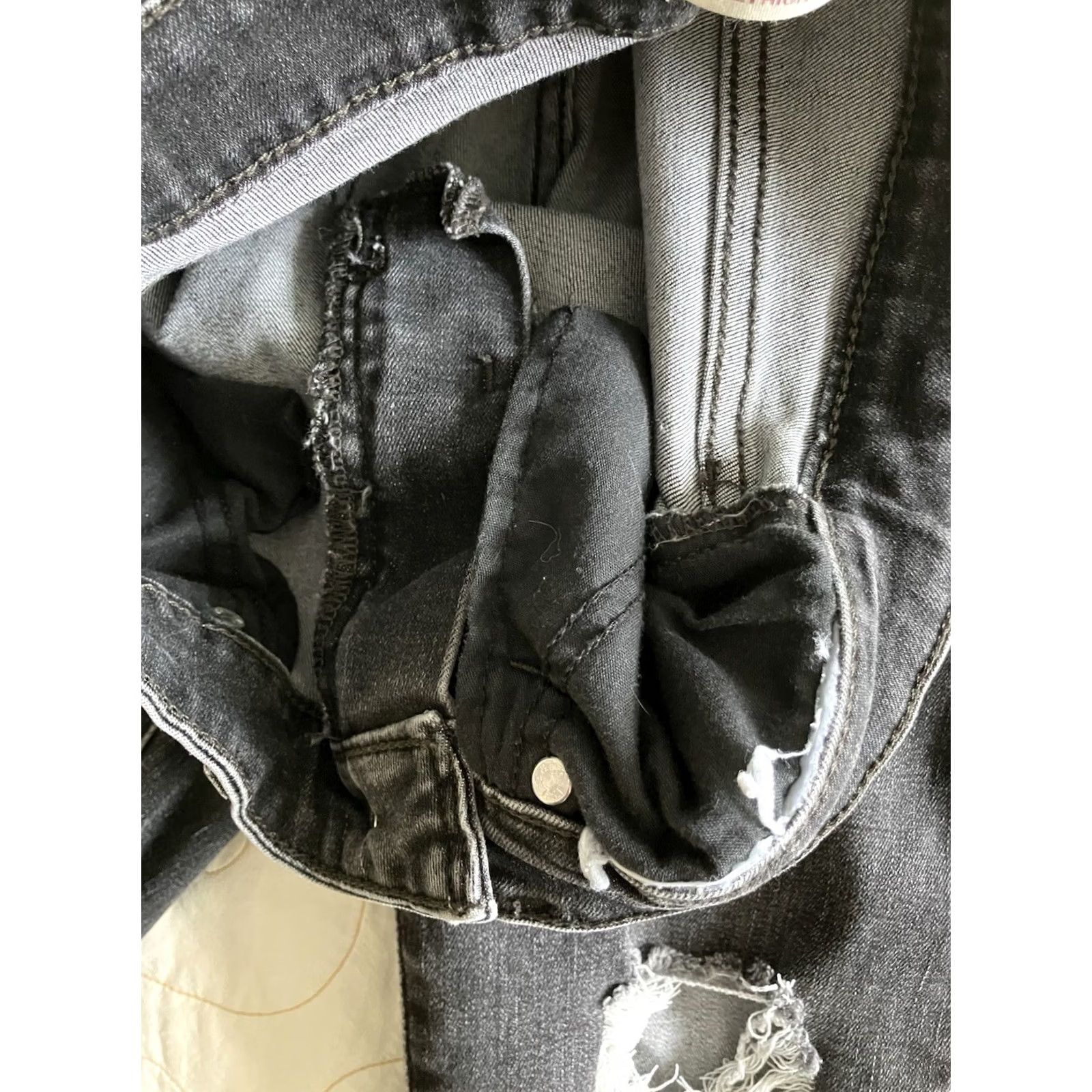 Levi's Levi’s Women Jeans Size 27 Black 720 High-Rise Super Skinny Stretch Denim Cut Jeans Skinny Womens 27in Inseam 27in Regular Stretch Size 27" / US 4 / IT 40 - 7 Thumbnail