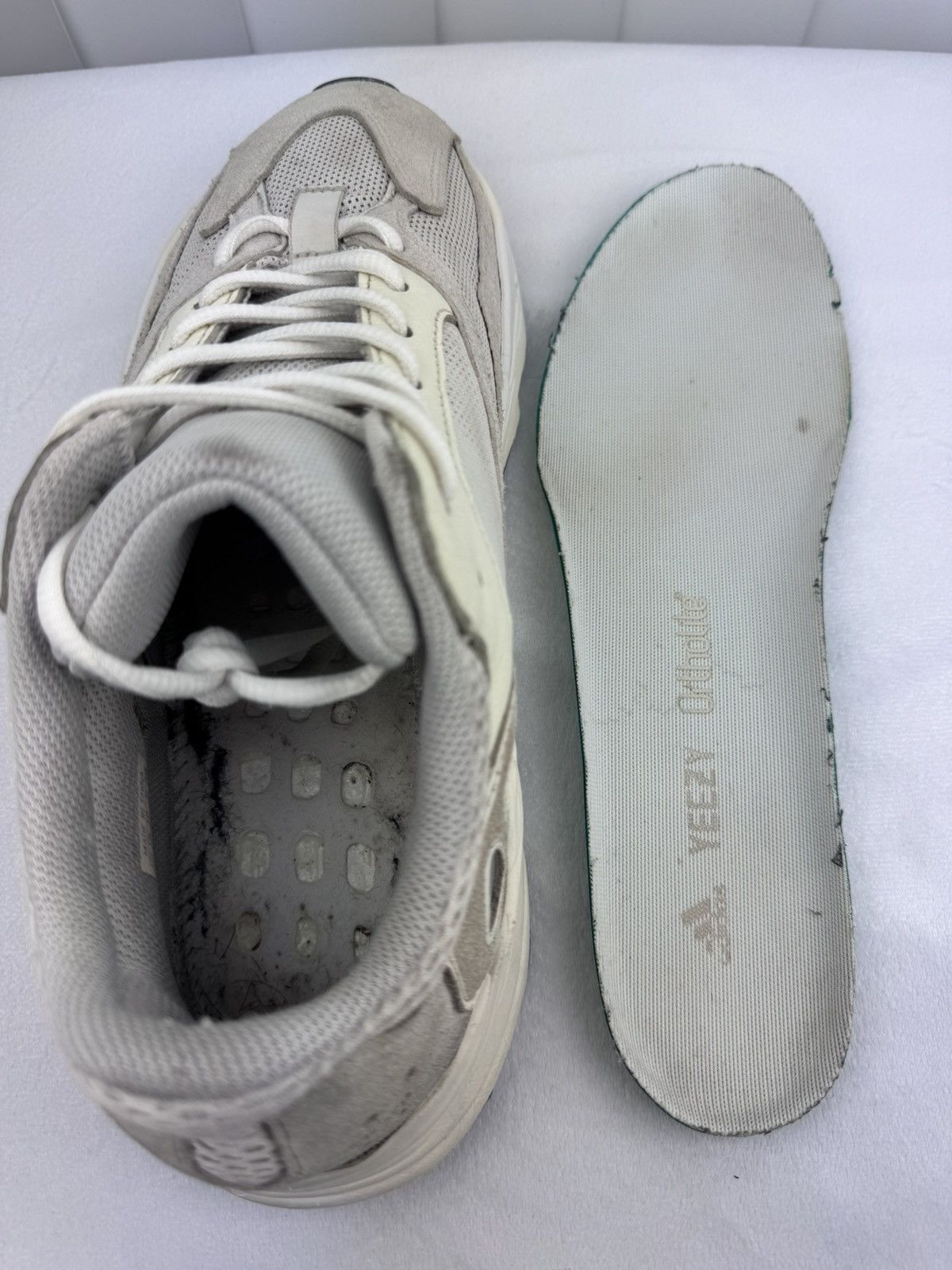 Yeezy Adidas Yeezy Boost 700 Salt US 11 Size US 11 / EU 44 - 7 Thumbnail