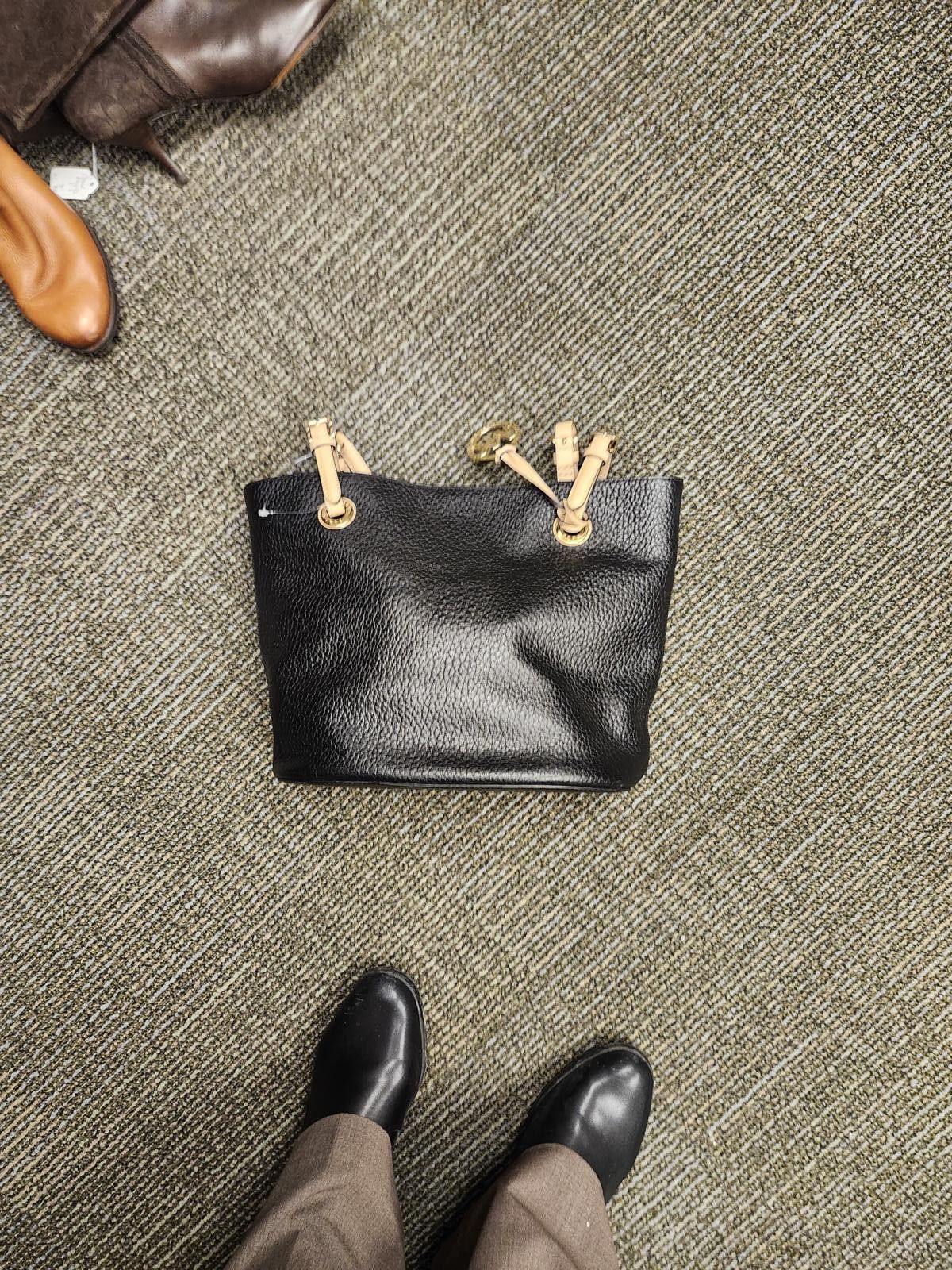 Designer Michael Kors Size ONE SIZE - 1 Thumbnail