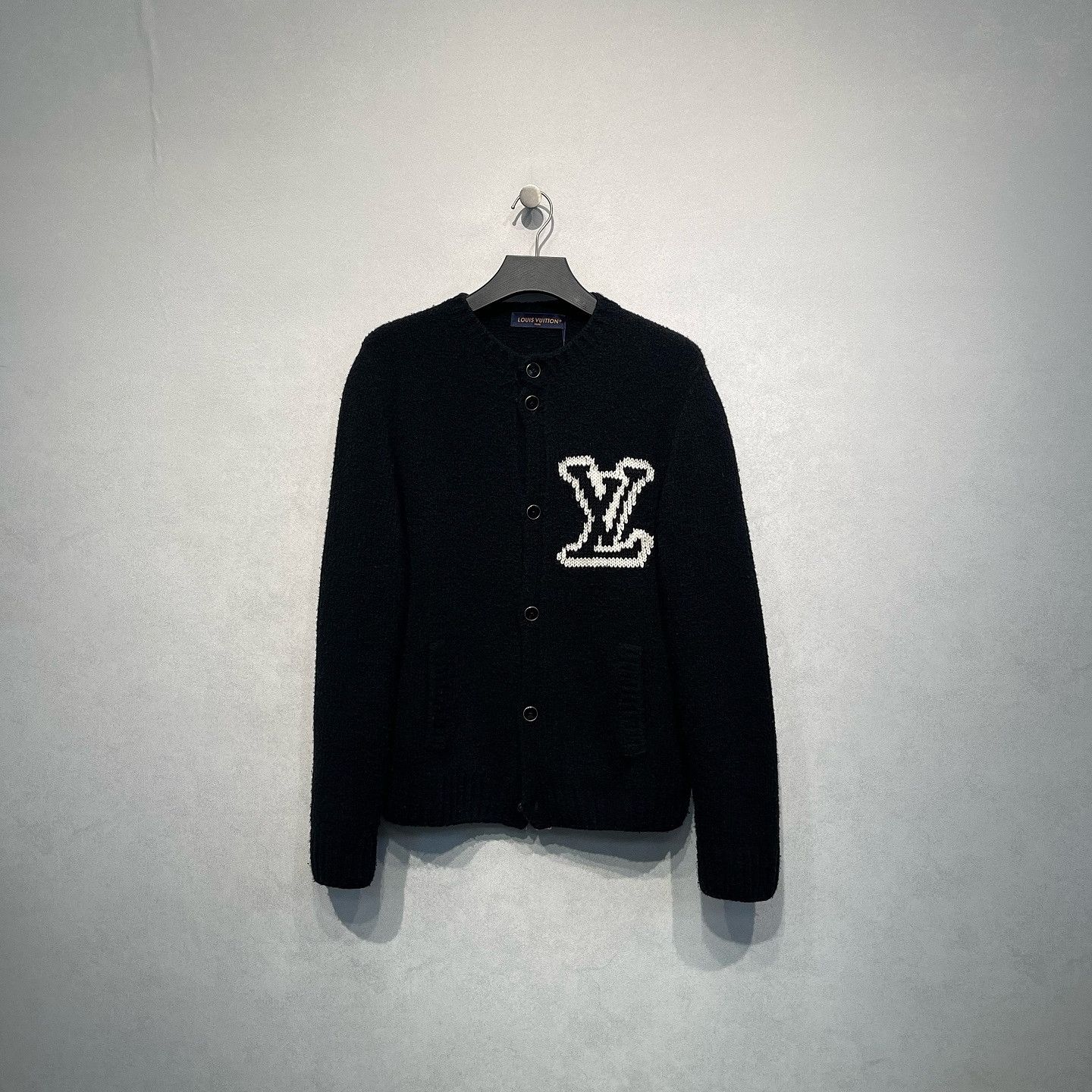 Louis Vuitton Louis Vuitton Logo Intarsia Cardigan Size S Size US S / EU 44-46 / 1 - 1 Thumbnail
