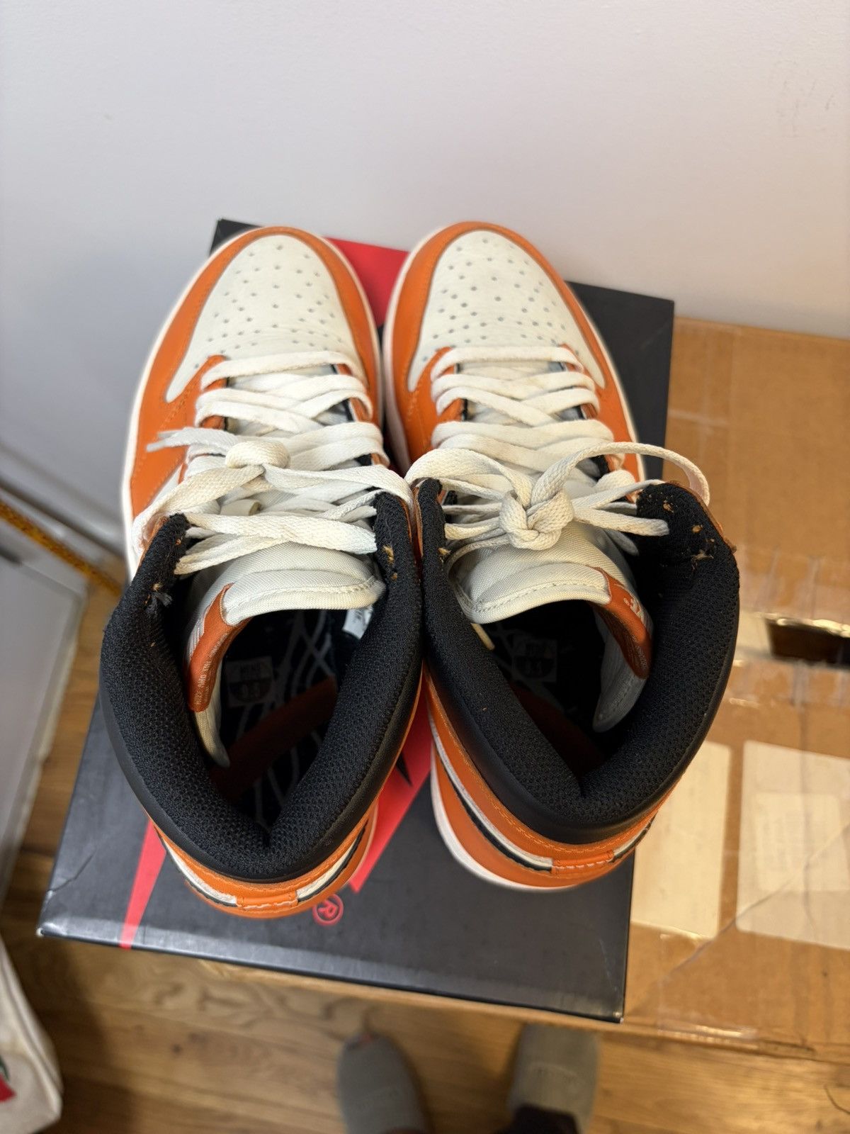 Jordan Brand Air Jordan 1 Retro Reverse Shattered Backboard Sz 9.5 (2016) Size US 9.5 / EU 42-43 - 4 Thumbnail
