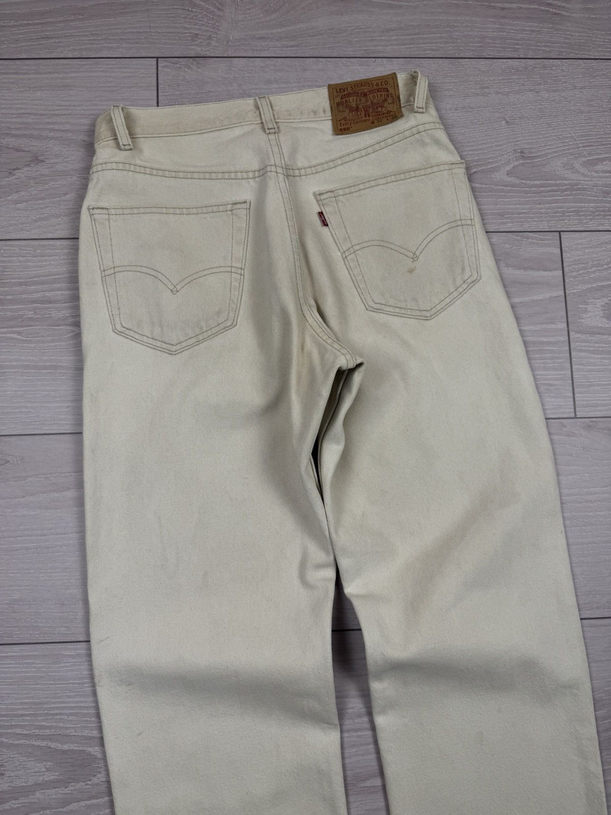 Levi's Vintage 90s Levis 550 Beige Faded Jeans Made in USA 32 sz Size US 32 / EU 48 - 3 Thumbnail