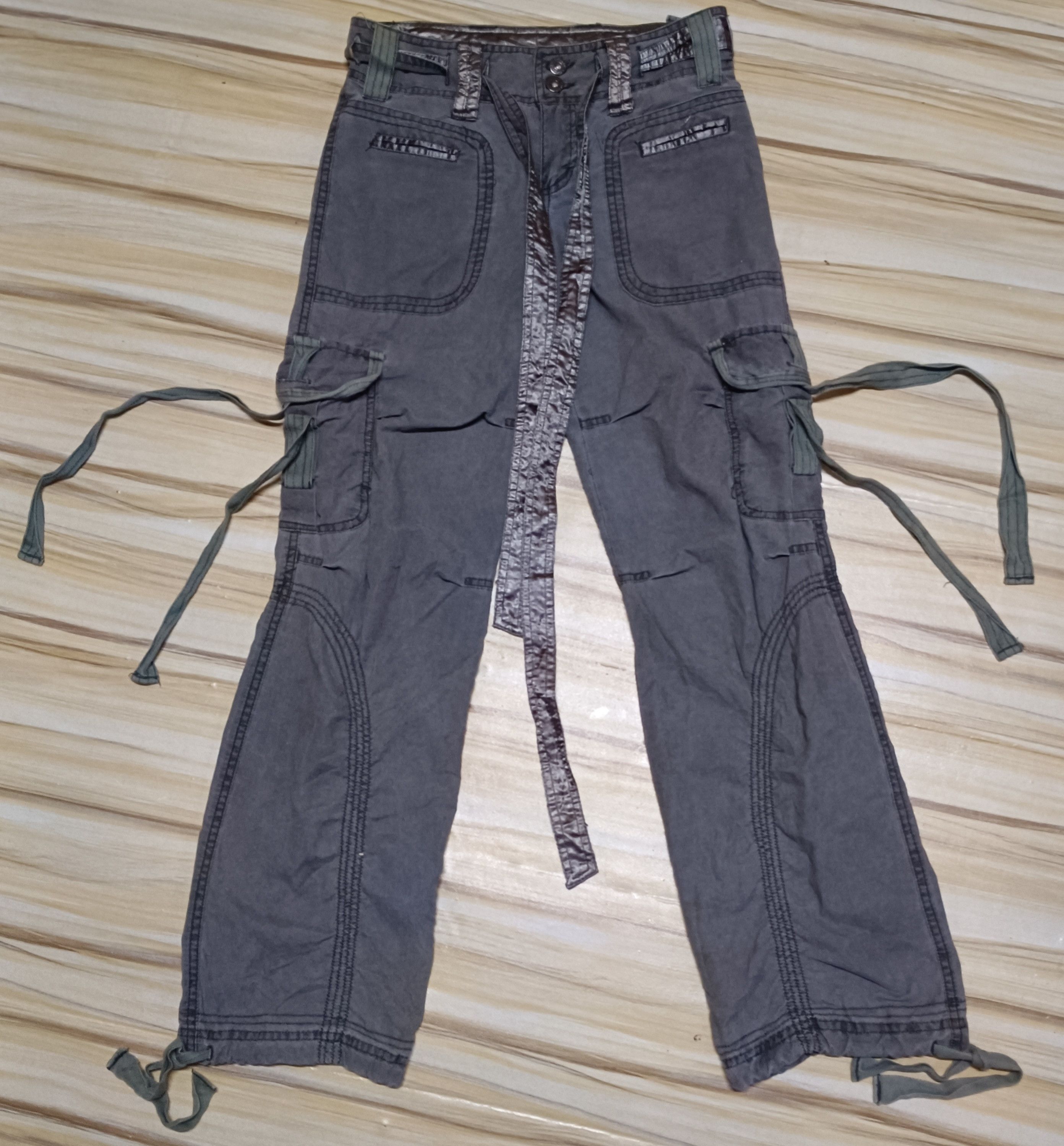 14th Addiction × If Six Was Nine × Le Grande Bleu (L.G.B.) Japanese Y2K Distressed Flare Cargo Pants Size US 29 - 2 Thumbnail