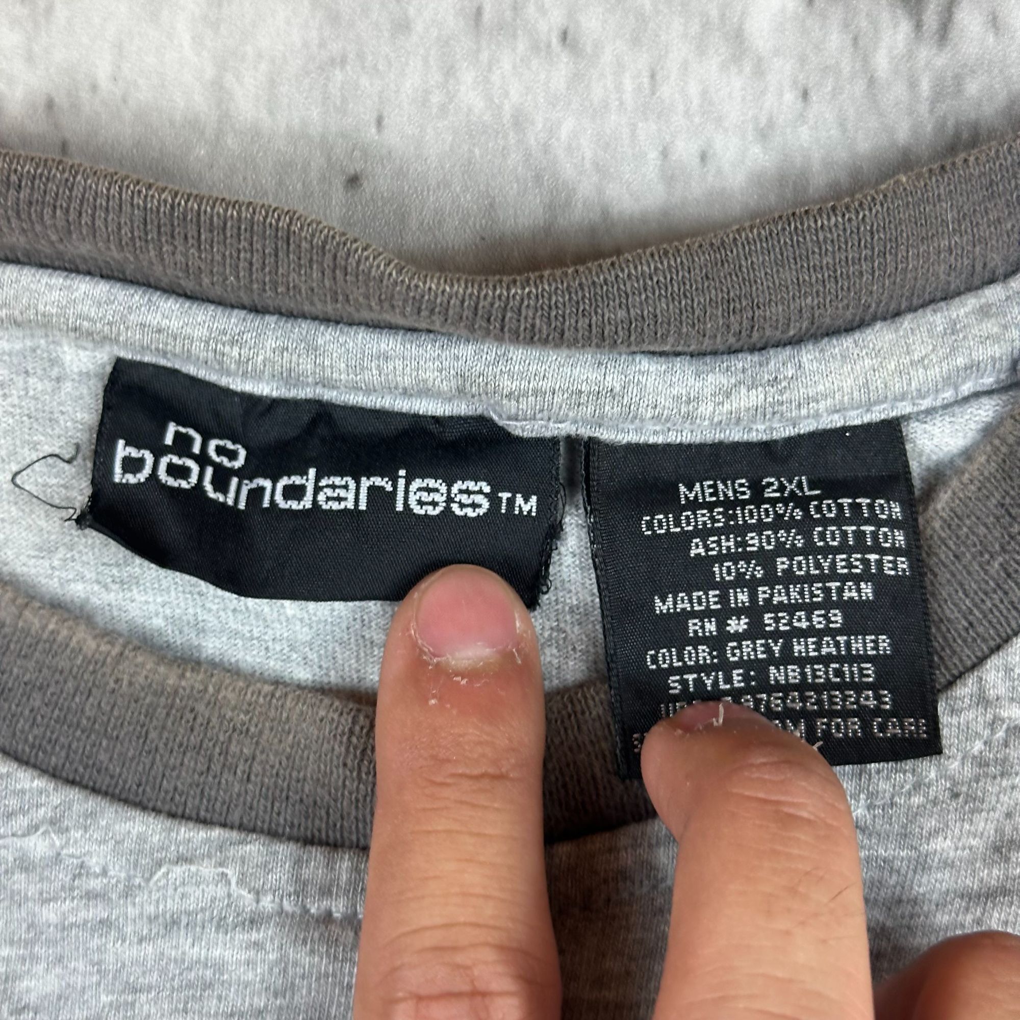 Vintage No Boundaries Mens 2XL Long Sleeve Graphic Tee Gray Psycho P Size US XXL / EU 58 / 5 - 3 Thumbnail
