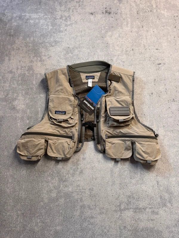 Patagonia Patagonia Fishing Vest Vintage Brand New Size US L / EU 52-54 / 3 - 1 Thumbnail