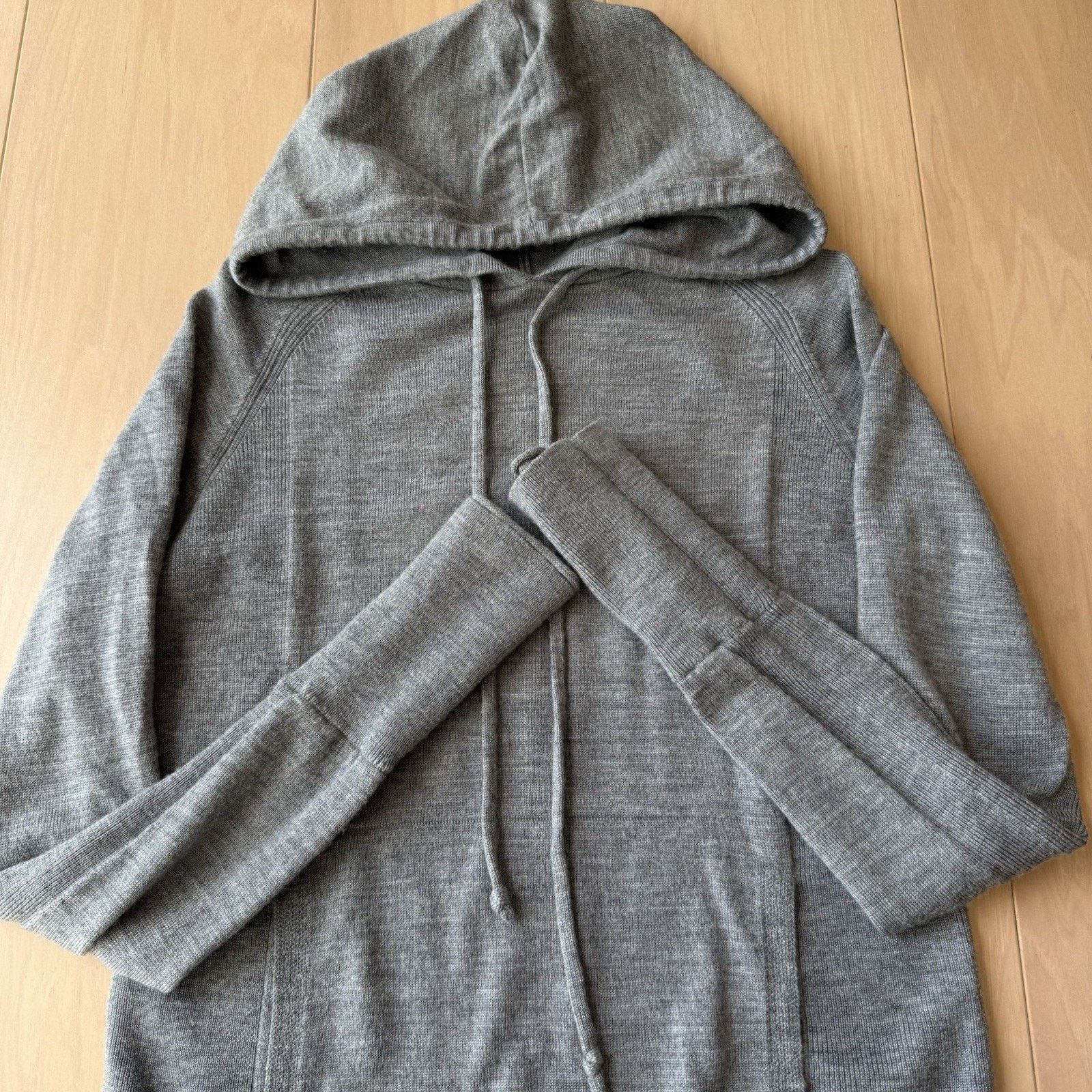 Lululemon Lululemon Merino Wool Hoodie Womens 4 Gray Hooded Pullover Size S / US 4 / IT 40 - 4 Thumbnail