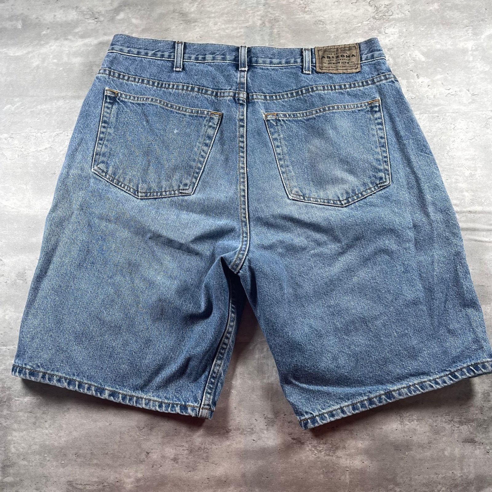 Arizona Jean Co. Perfect fitting Arizona Jorts Size 36 - 1 Thumbnail
