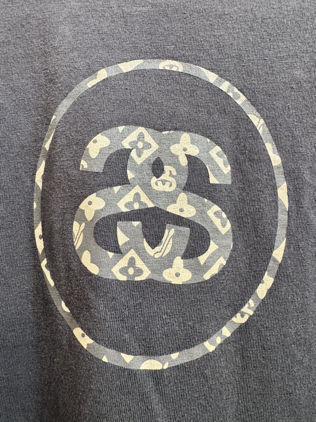 Stussy Vintage Stussy No 4 Monogram LV T-Shirt Size US L / EU 52-54 / 3 - 7 Thumbnail